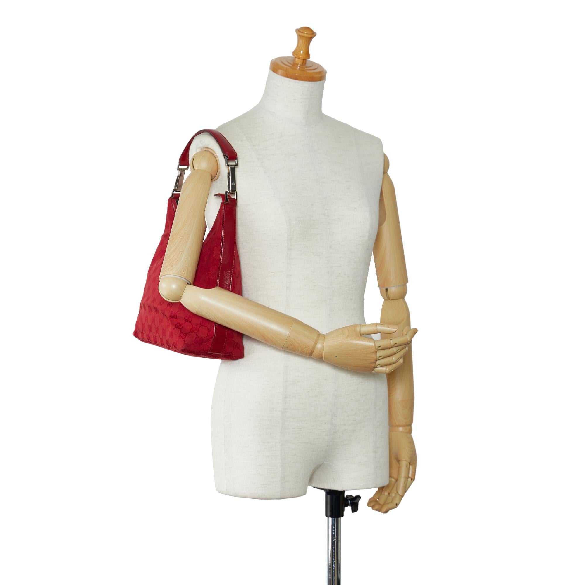 Gucci GG Canvas Shoulder Bag (SHG-iYUCRU)