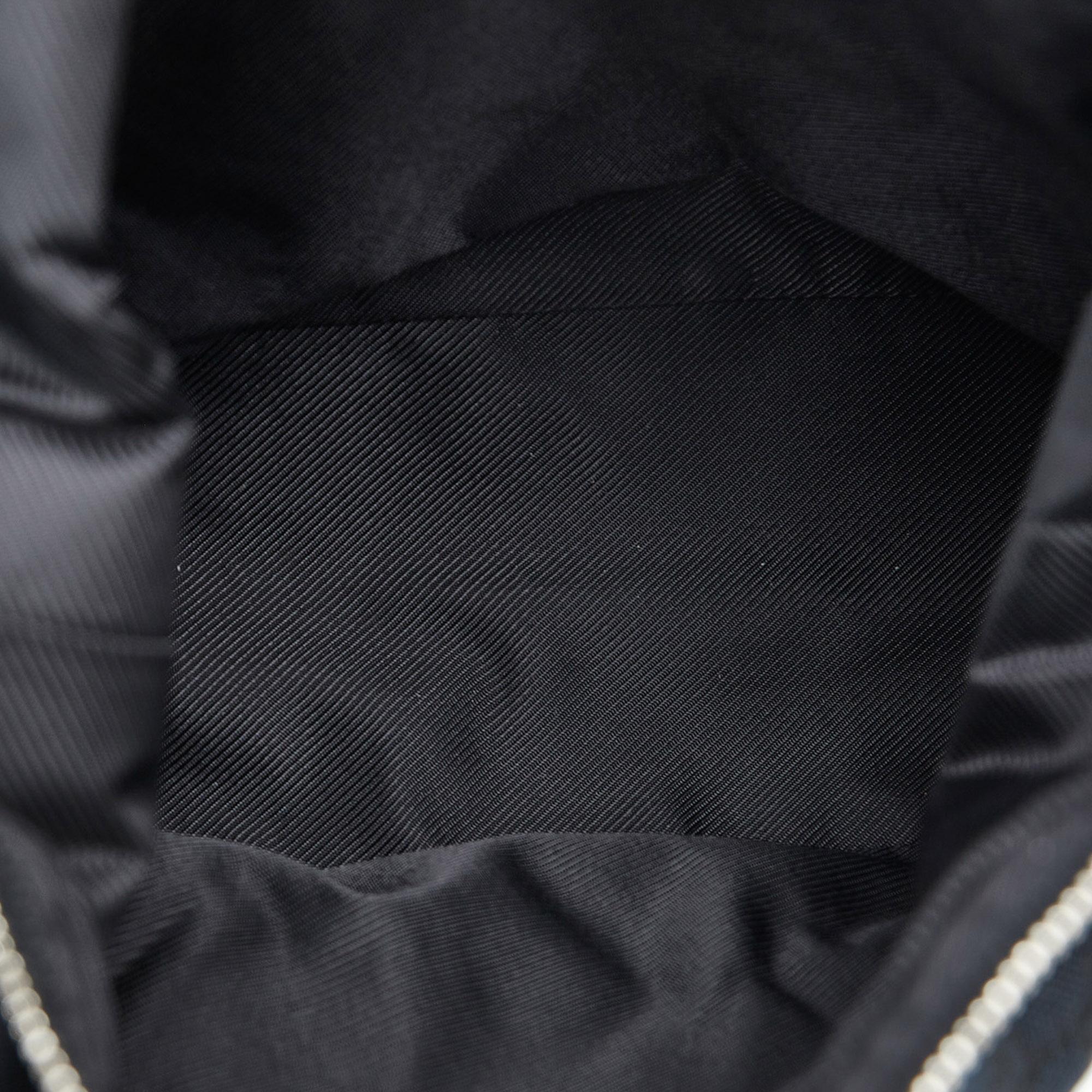 Gucci GG Canvas Shoulder Bag (SHG-GR671O)