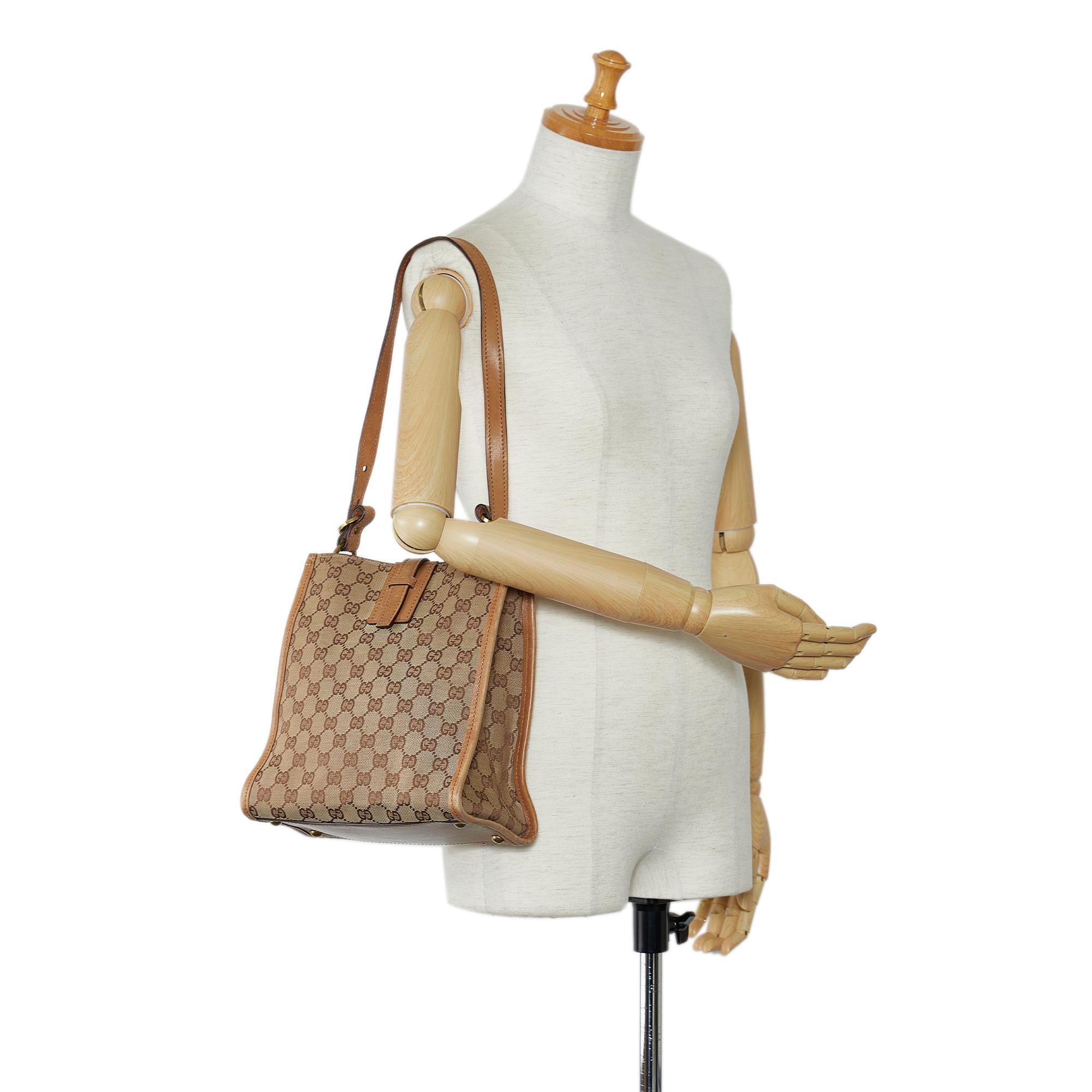 Gucci GG Canvas Shoulder Bag (SHG-q7WbKa)