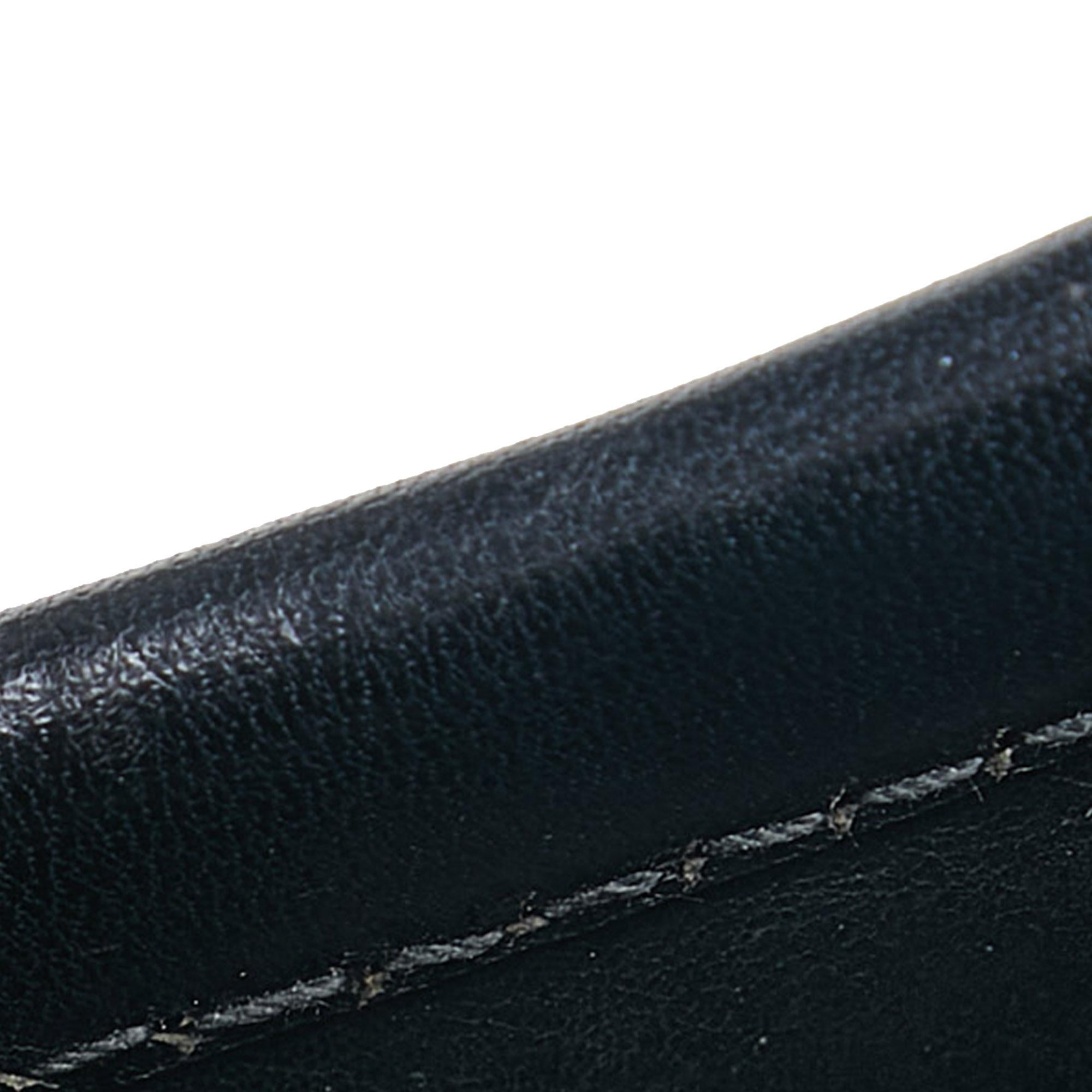 Gucci GG Canvas Shoulder Bag (SHG-ApAmIT)