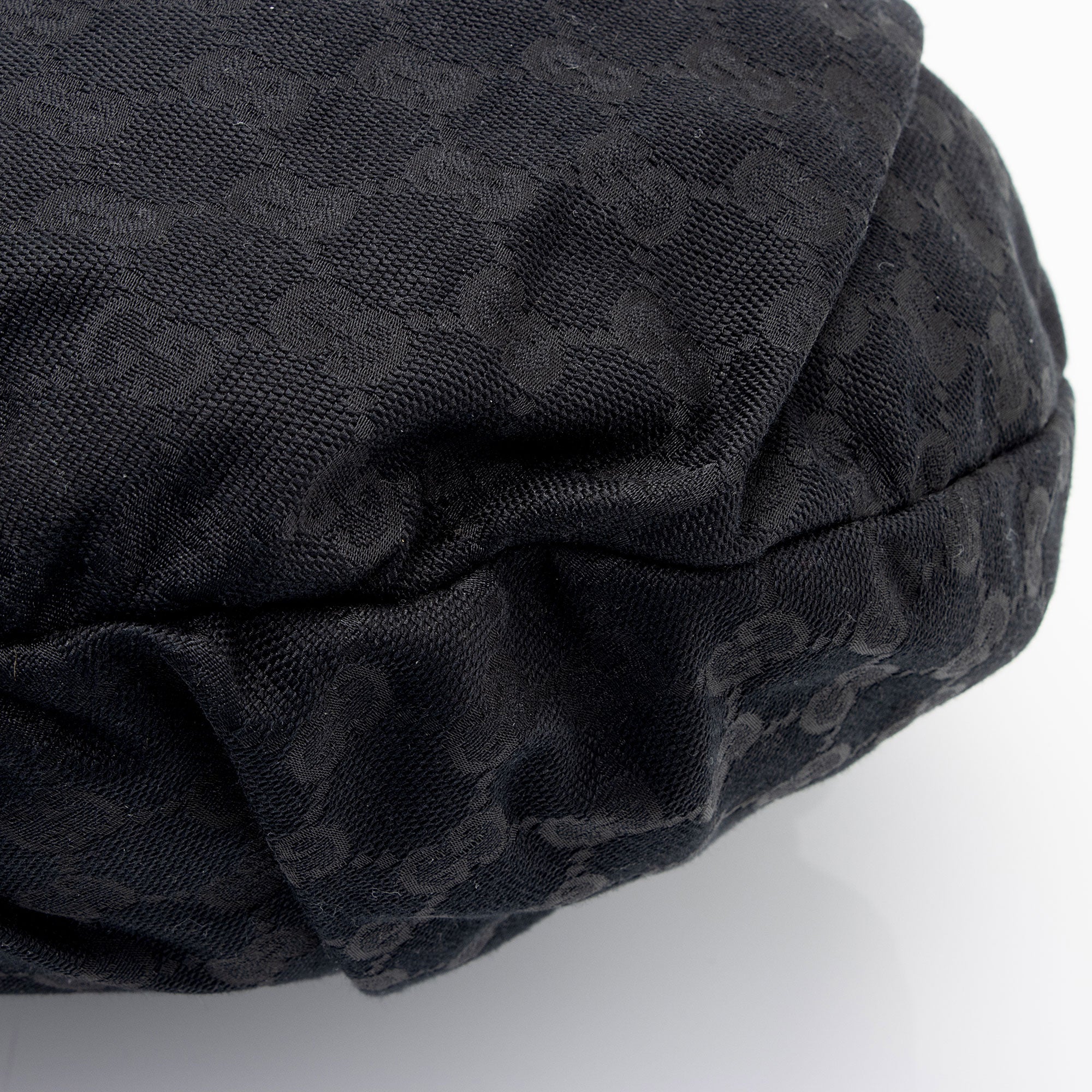 Gucci GG Canvas Studded Pelham Small Shoulder Bag (SHF-0I65Ea)