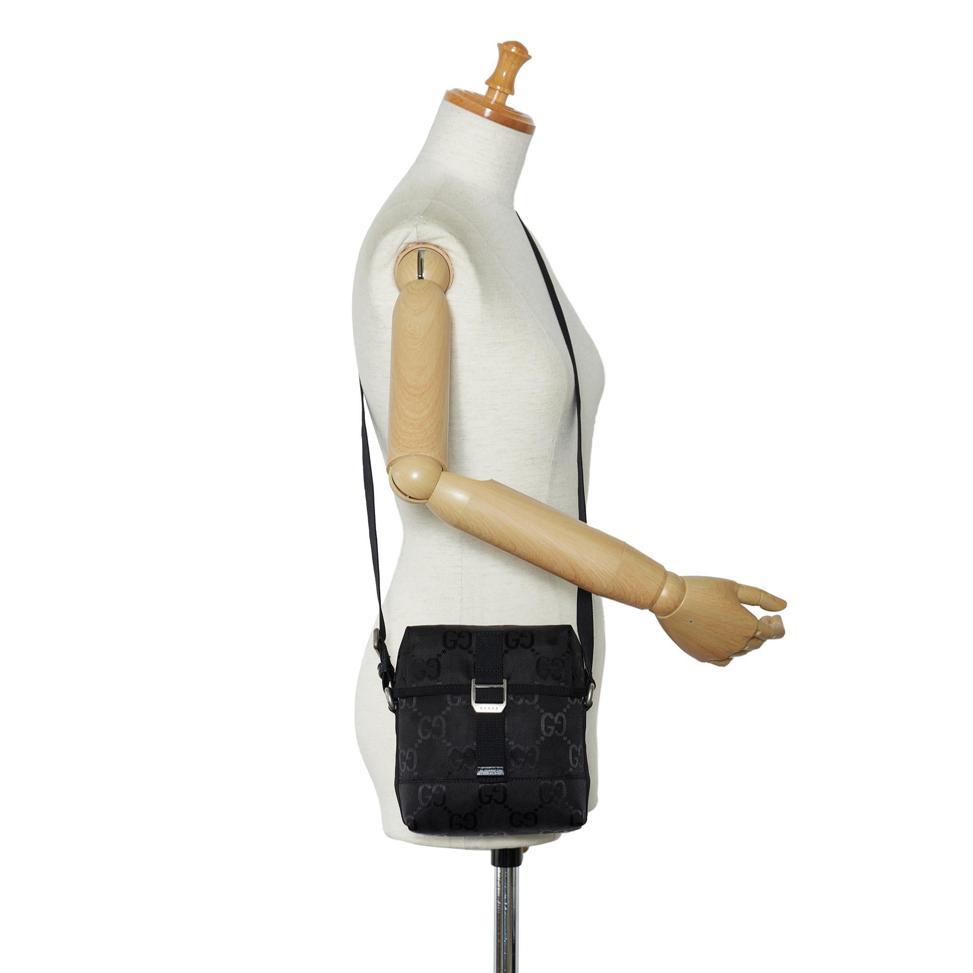 Gucci GG Econyl Off The Grid Messenger Bag (SHG-j2gsnZ)