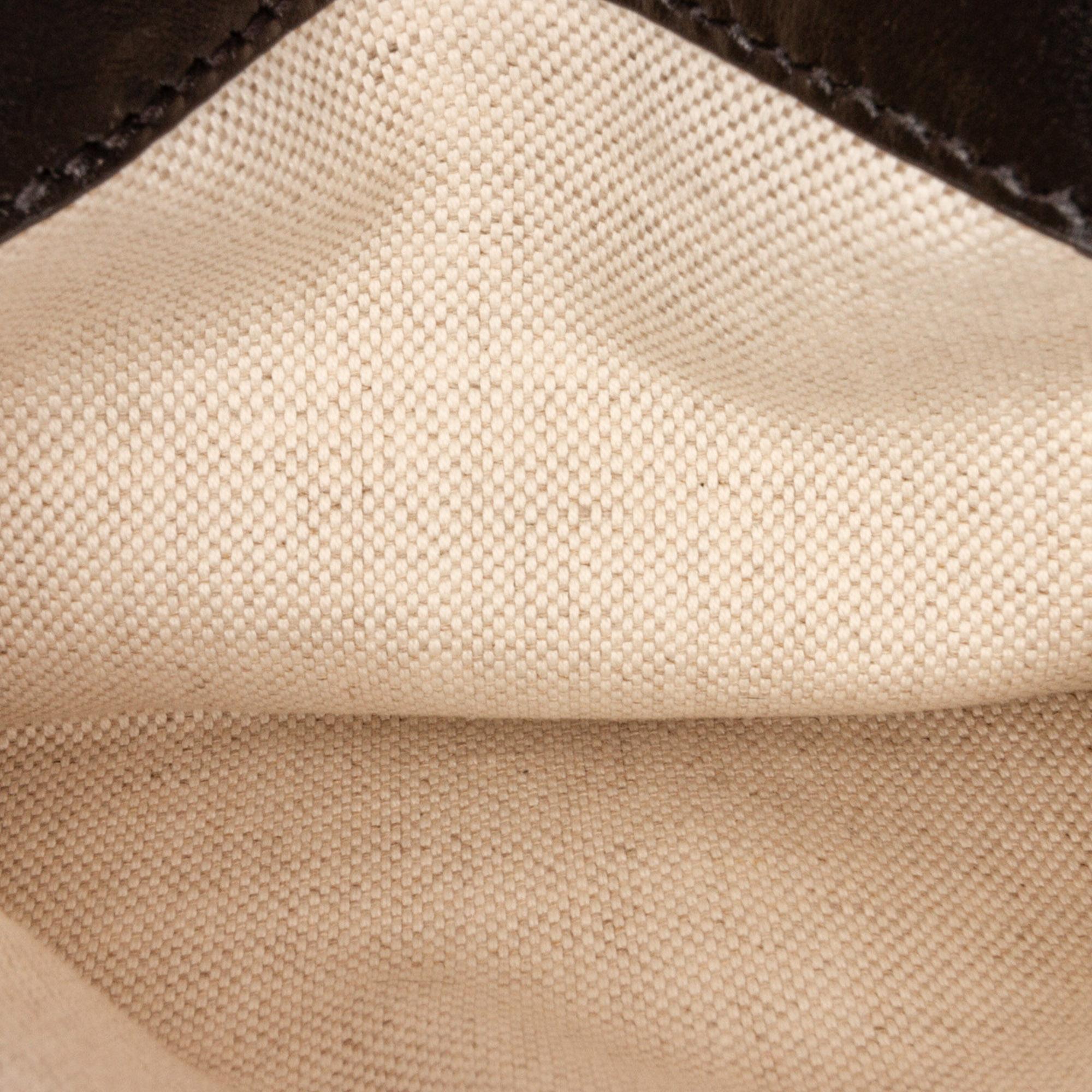 Gucci GG Embossed Crossbody bag (SHG-bS3vYW)