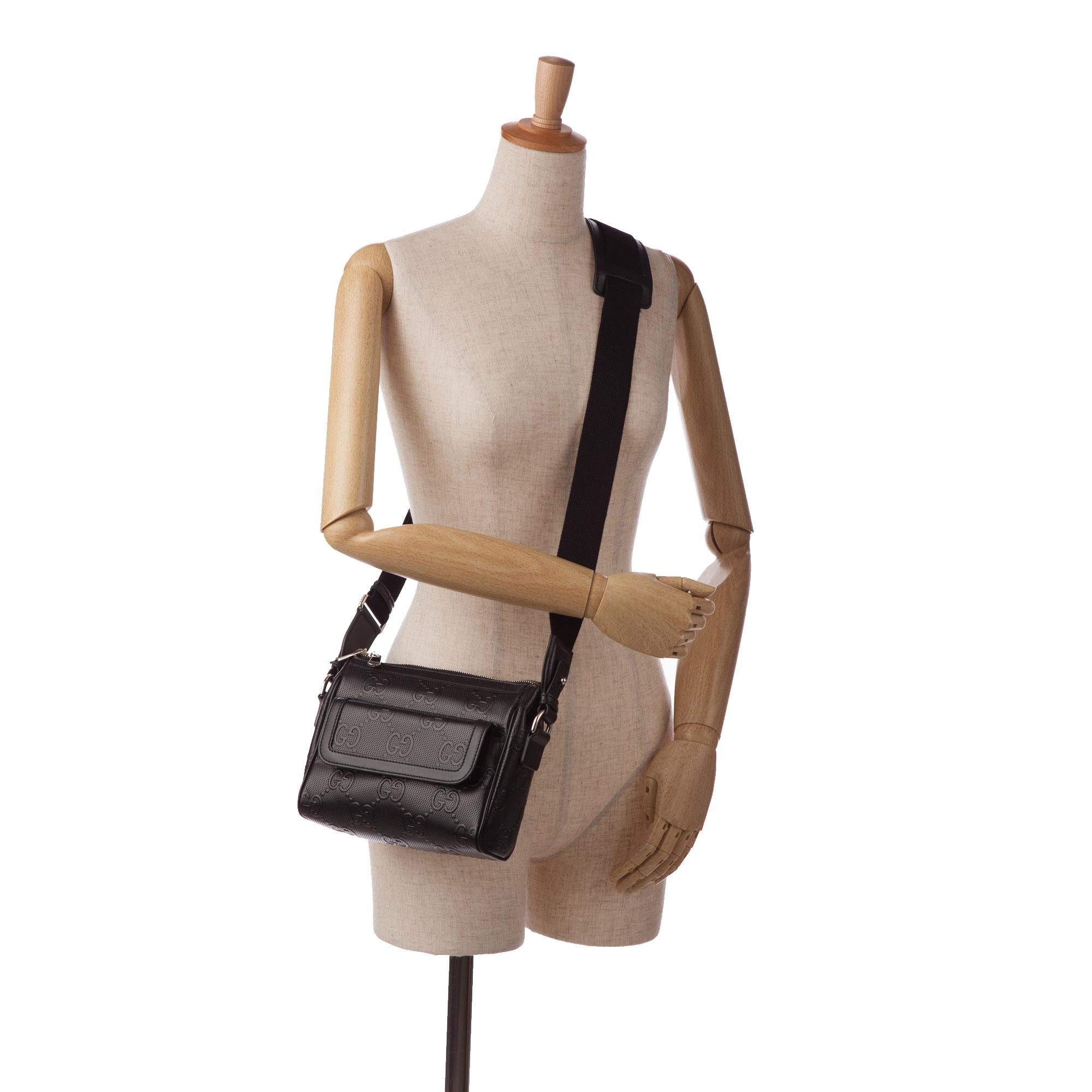 Gucci GG Embossed Crossbody bag (SHG-bS3vYW)