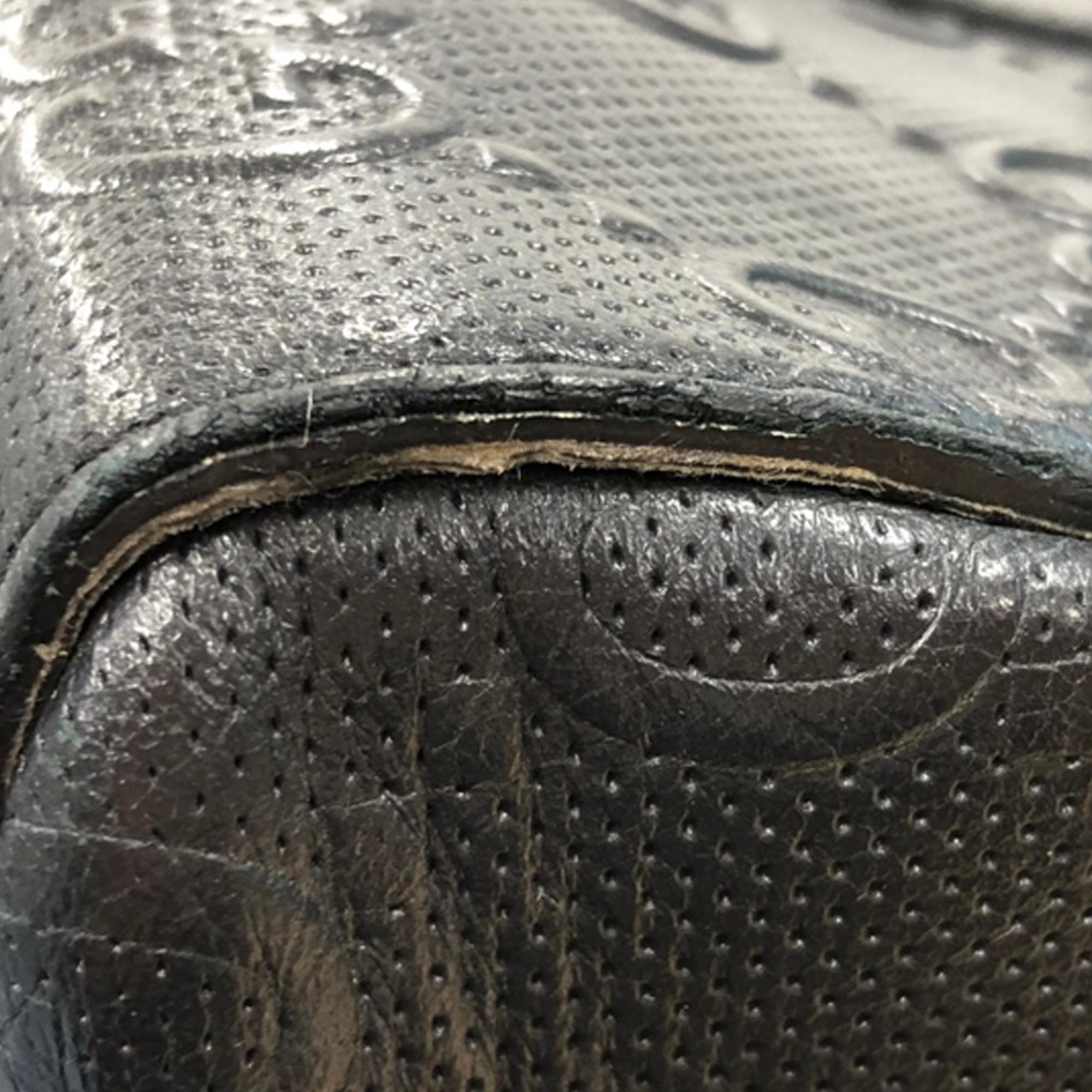 Gucci GG Embossed Tote Bag (SHG-w2F0hl)