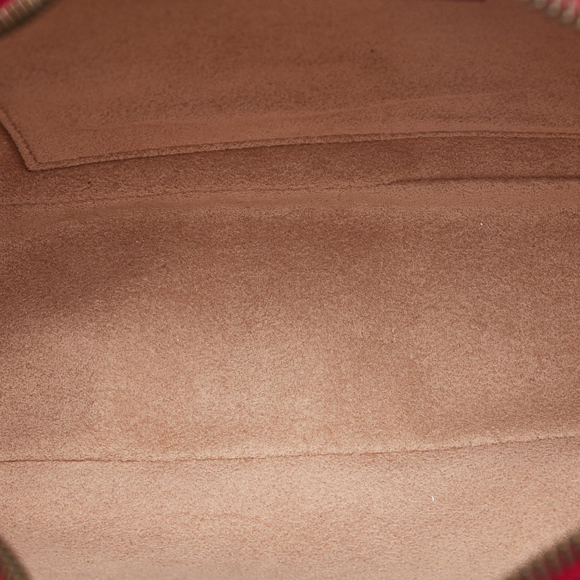 Gucci GG Marmont Matelasse Crossbody Bag (SHG-NhDdrJ)