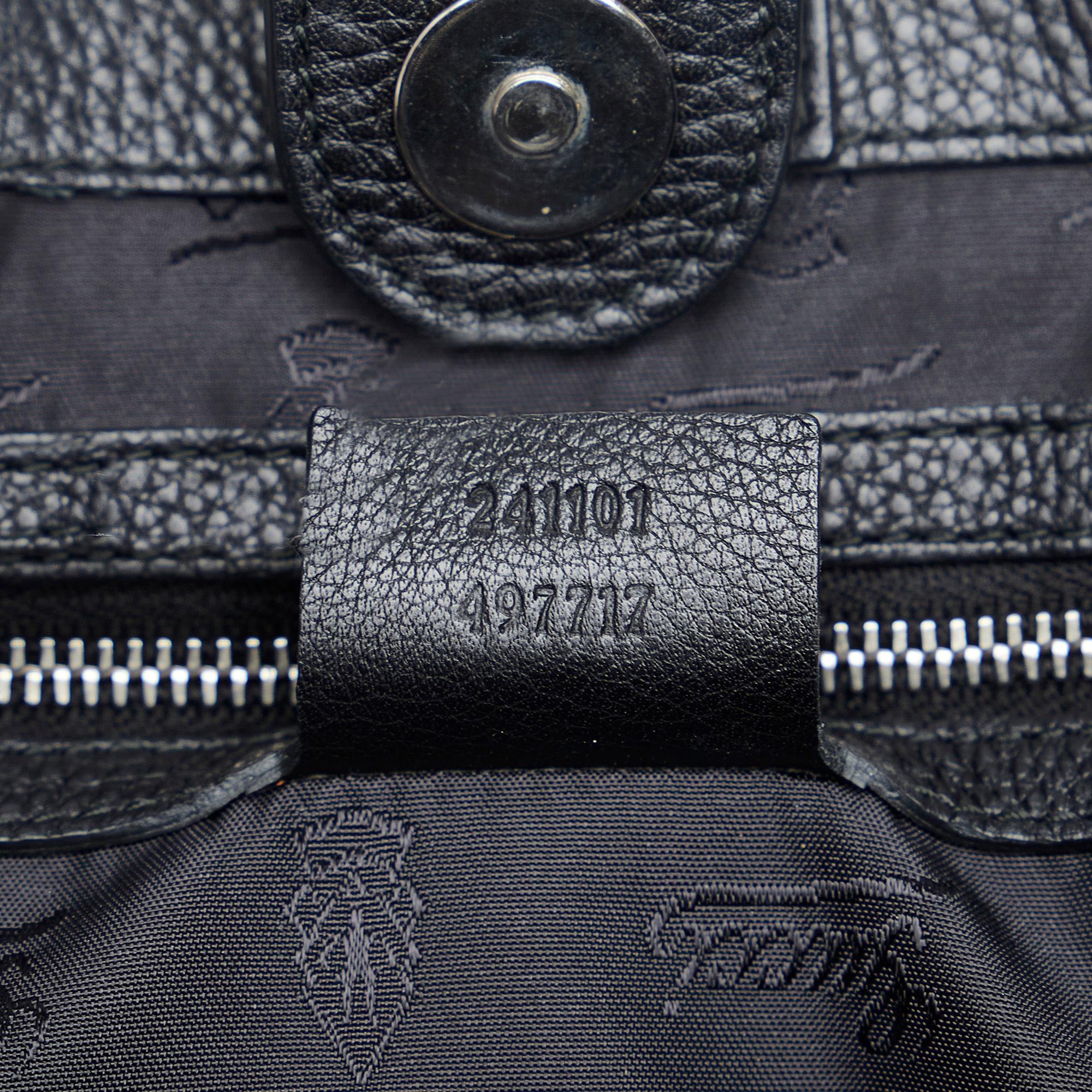 Gucci GG Neoprene Tote (SHG-FjjgTj)