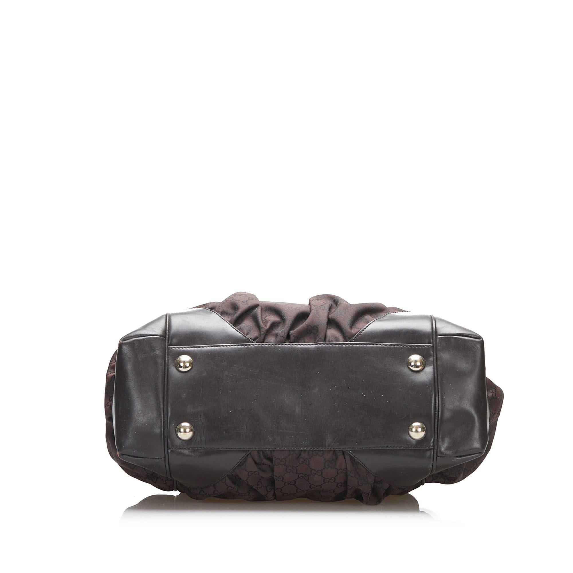 Gucci GG Nylon Full Moon Tote (SHG-uPx8Bm)