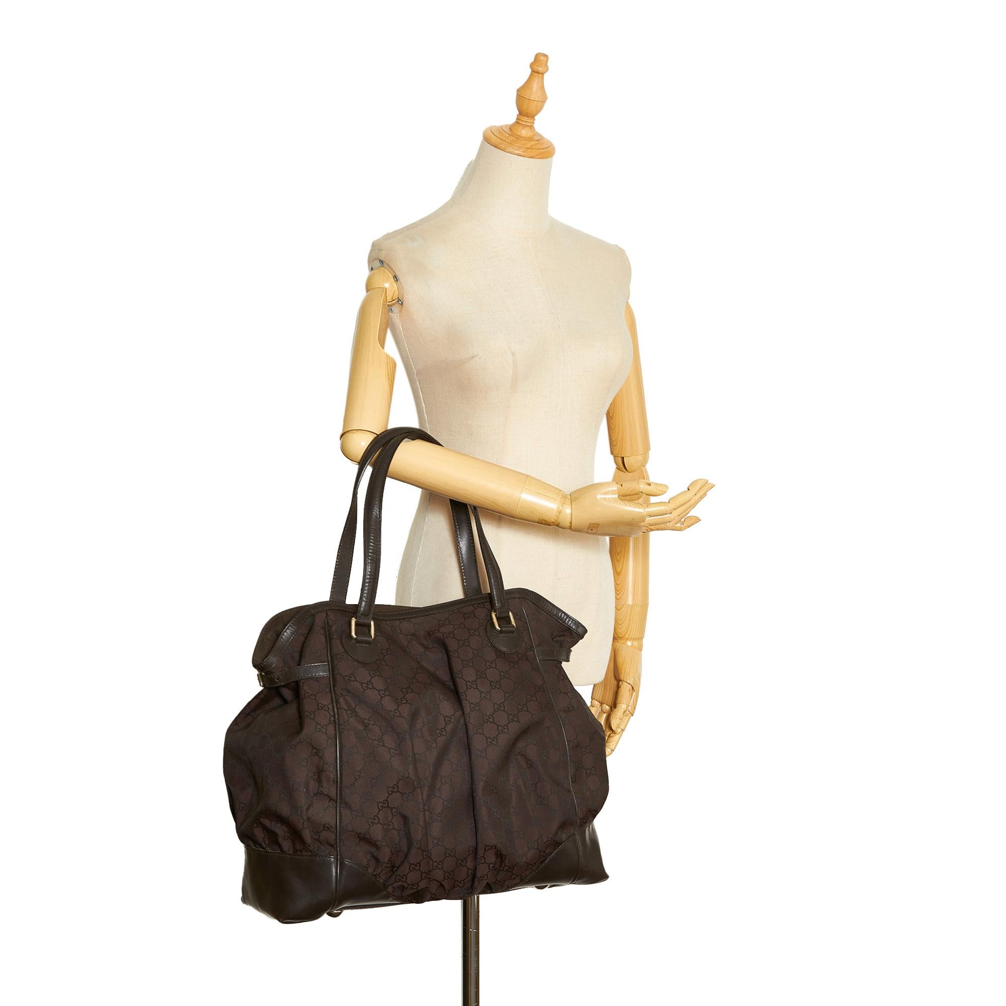 Gucci GG Nylon Full Moon Tote (SHG-uPx8Bm)