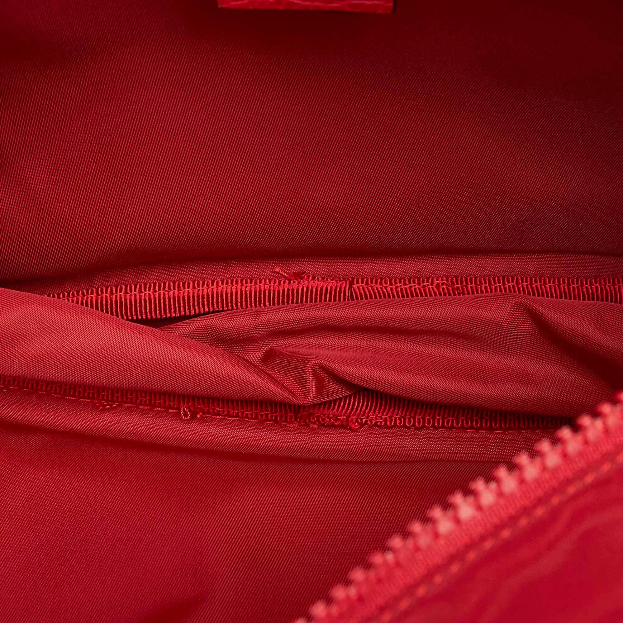 Gucci GG Nylon Pouch (SHG-uT3lxn)