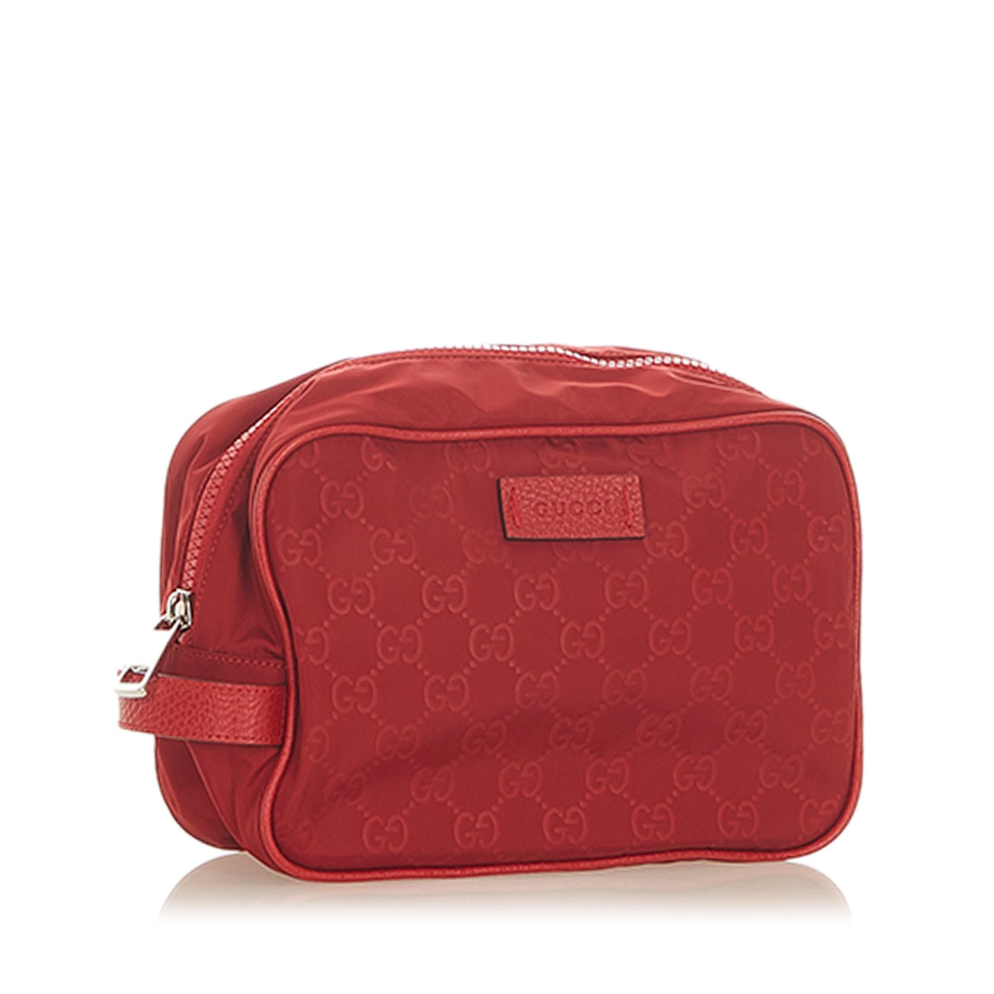 Gucci GG Nylon Pouch (SHG-uT3lxn)