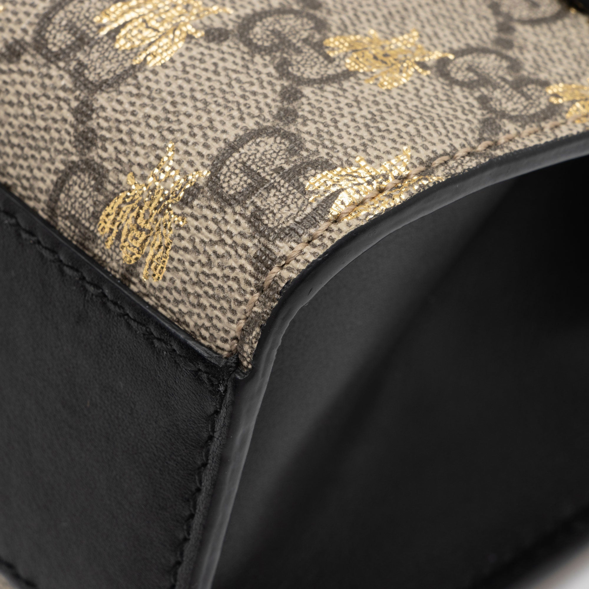 Gucci GG Supreme Bee Padlock Small Shoulder Bag (SHF-3QPOYF)