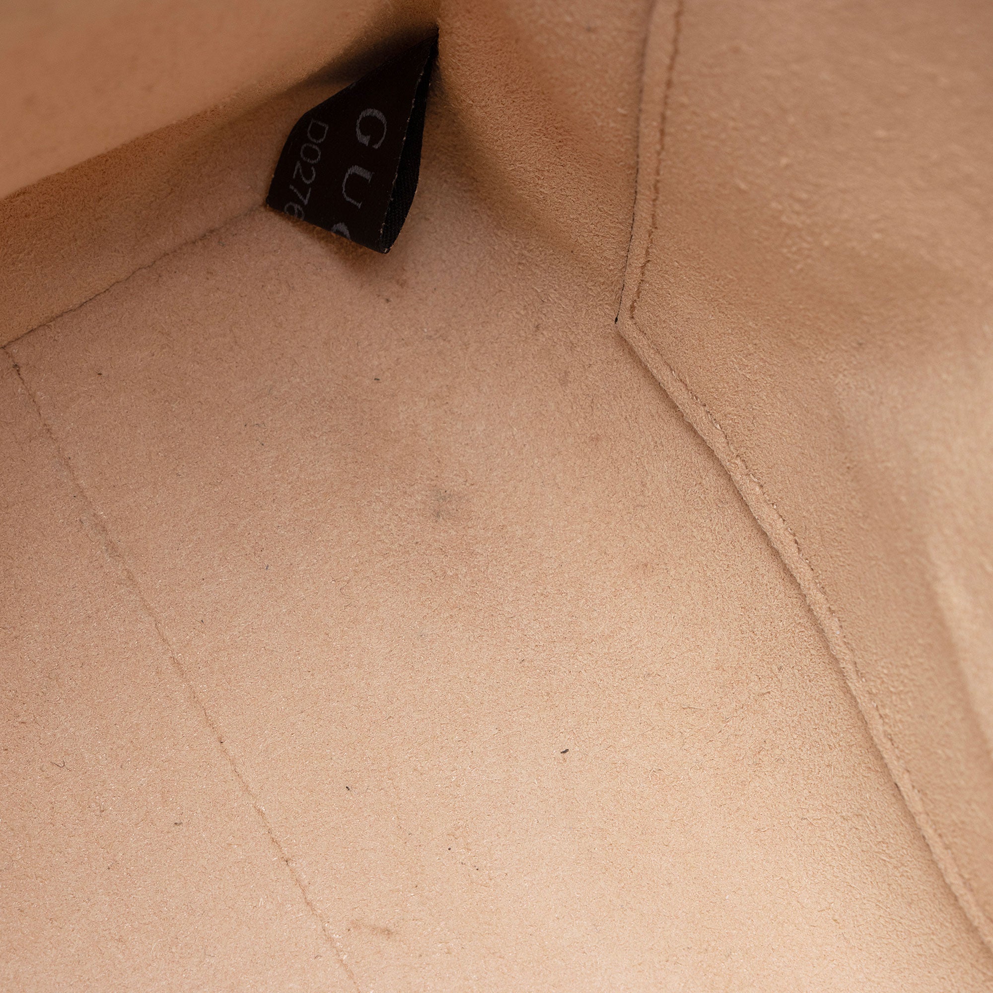 Gucci GG Supreme Bees Padlock Small Shoulder Bag (SHF-GLVNfB)