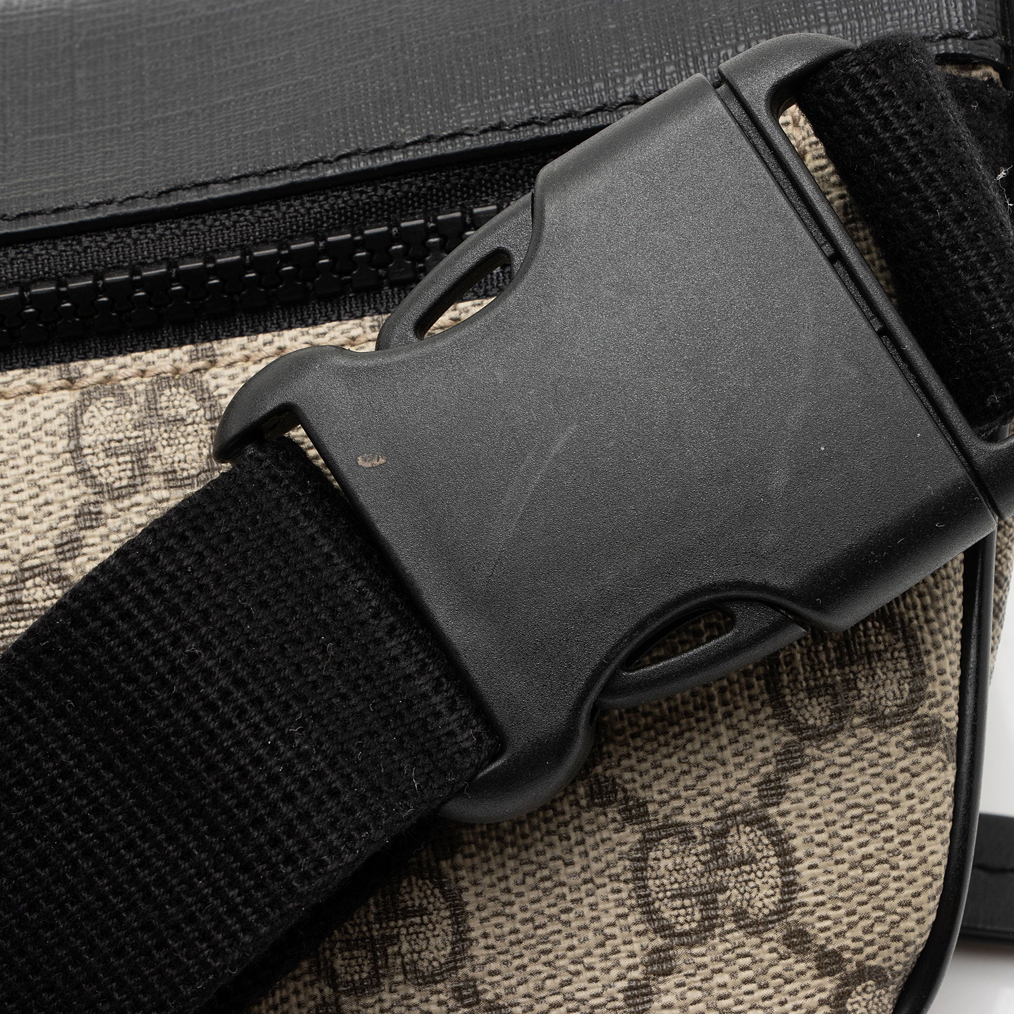 Gucci GG Supreme Belt Bag (SHF-Boz2xH)