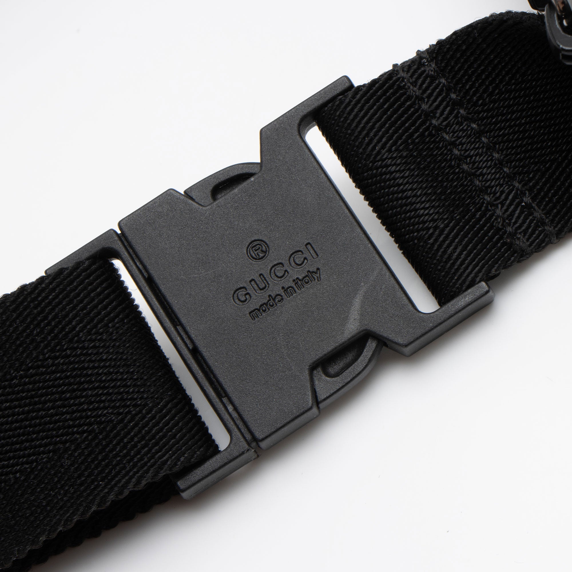 Gucci GG Supreme Slim Belt Bag (SHF-dfmtxB)
