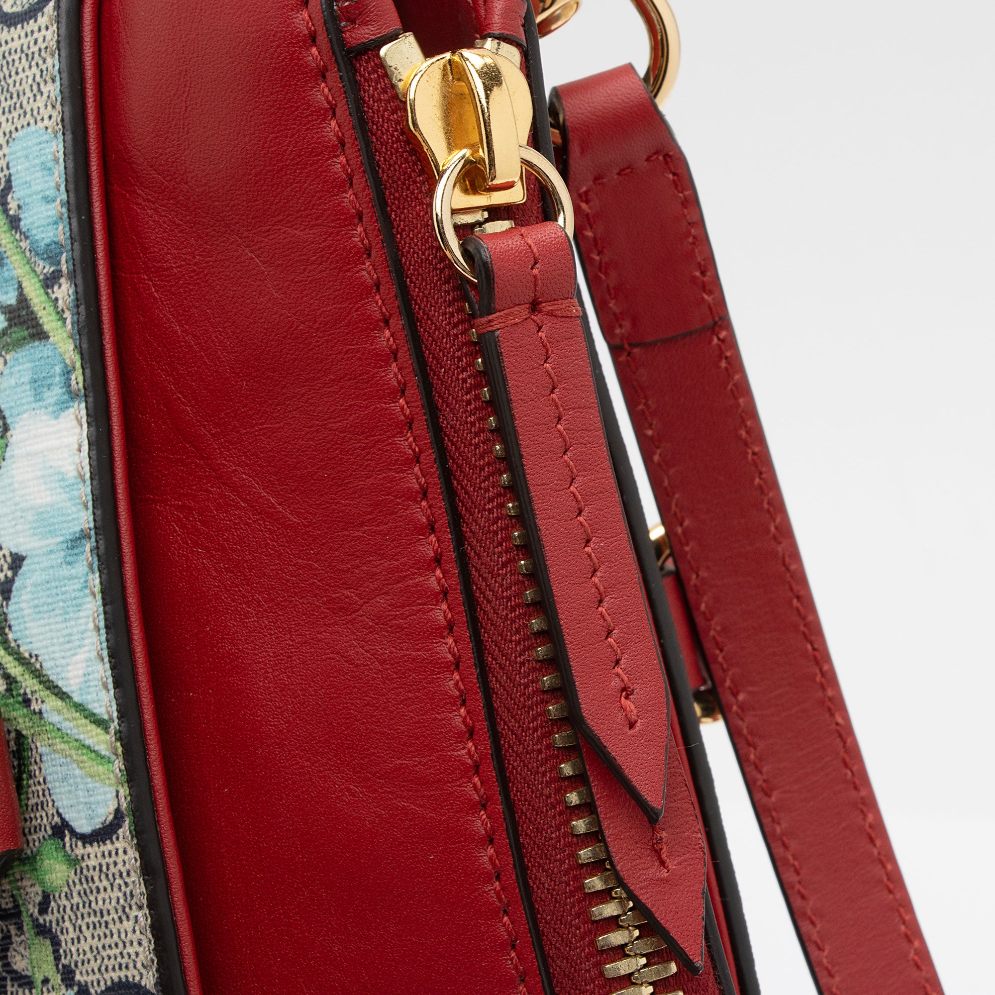Gucci GG Supreme Blooms Medium Zip Tote