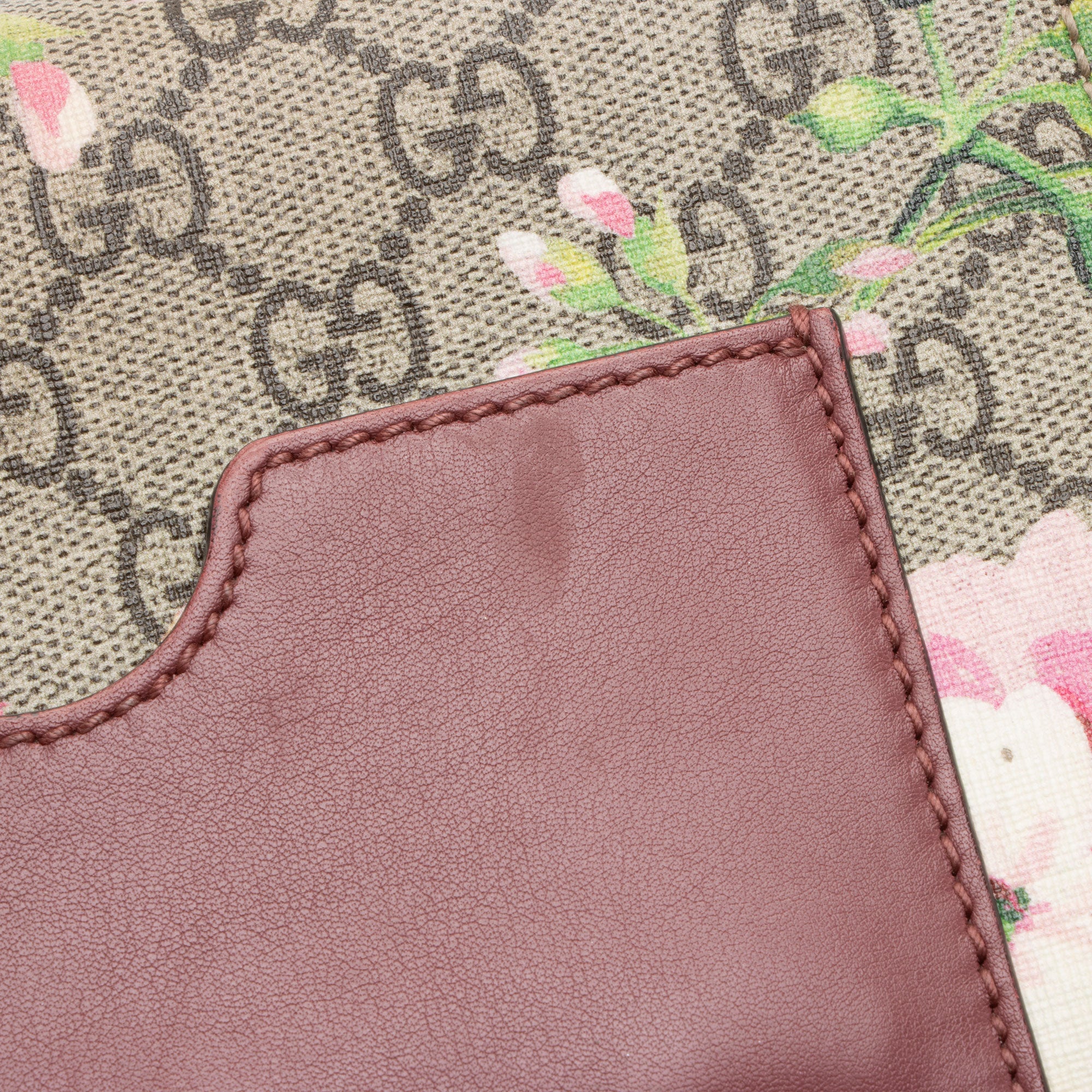 Gucci GG Supreme Blooms Padlock Small Shoulder Bag (SHF-BfraHH)