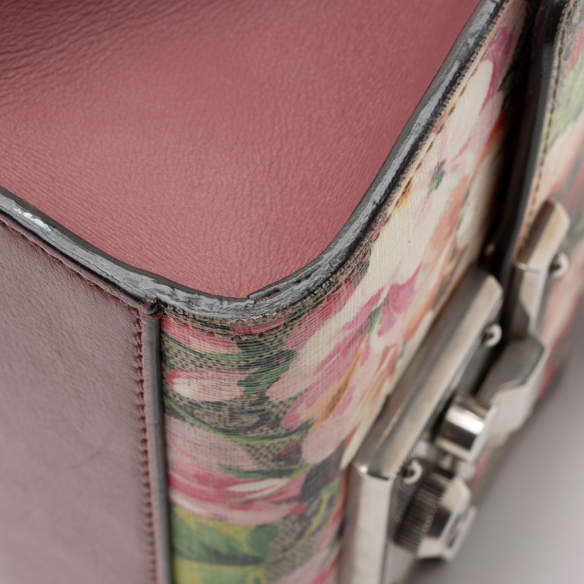 Gucci GG Supreme Blooms Padlock Small Shoulder Bag (SHF-BfraHH)