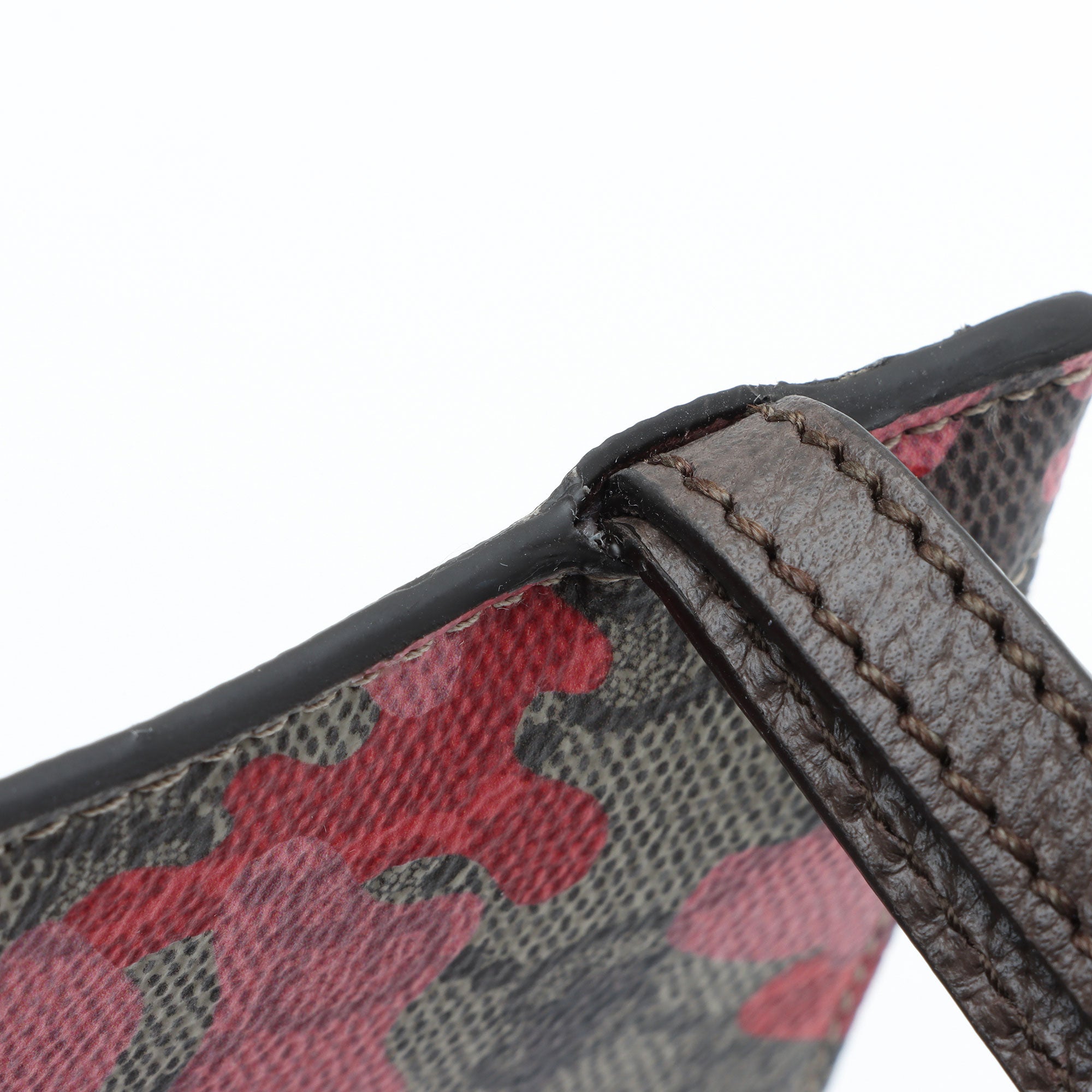 Gucci GG Supreme Camouflage Pochette
