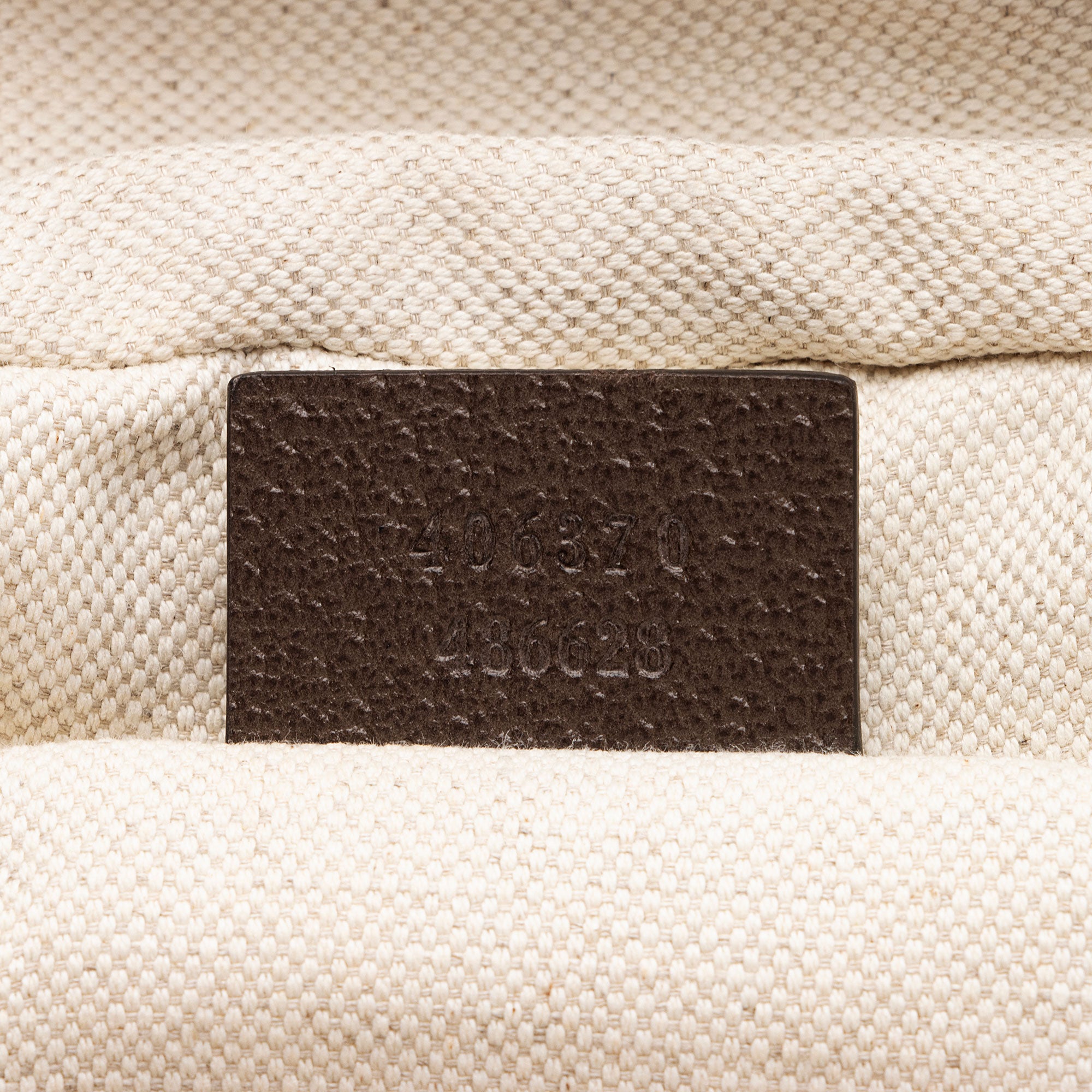 Gucci GG Supreme Chevron Medium Day Backpack (SHF-NG4dLJ)