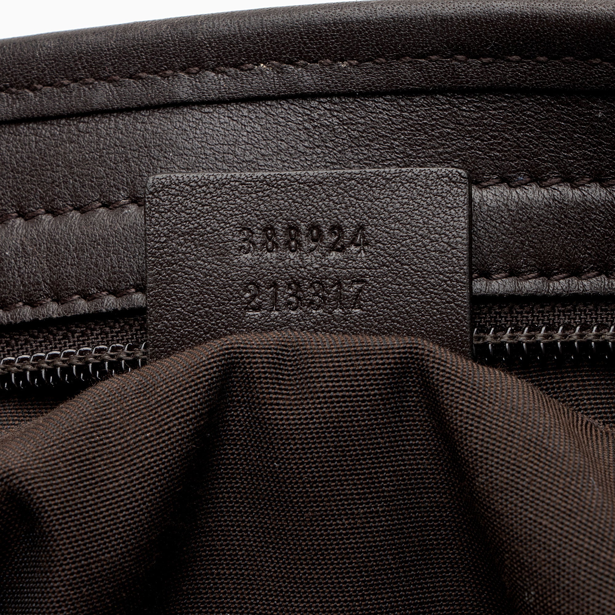 Gucci GG Supreme Classic Flat Medium Messenger Bag (SHF-z1jpvQ)