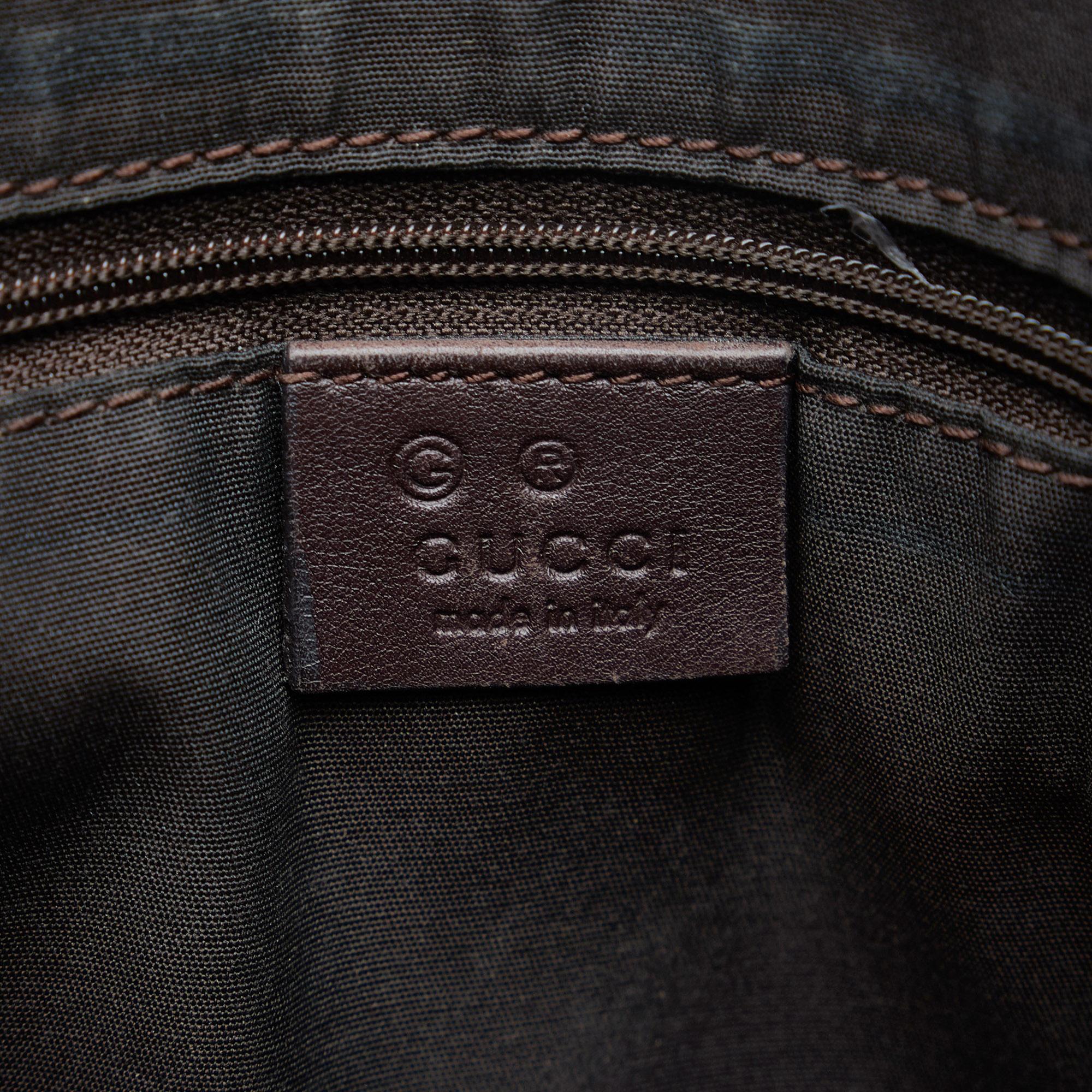 Gucci GG Supreme Crossbody Bag (SHG-iFtrNf)