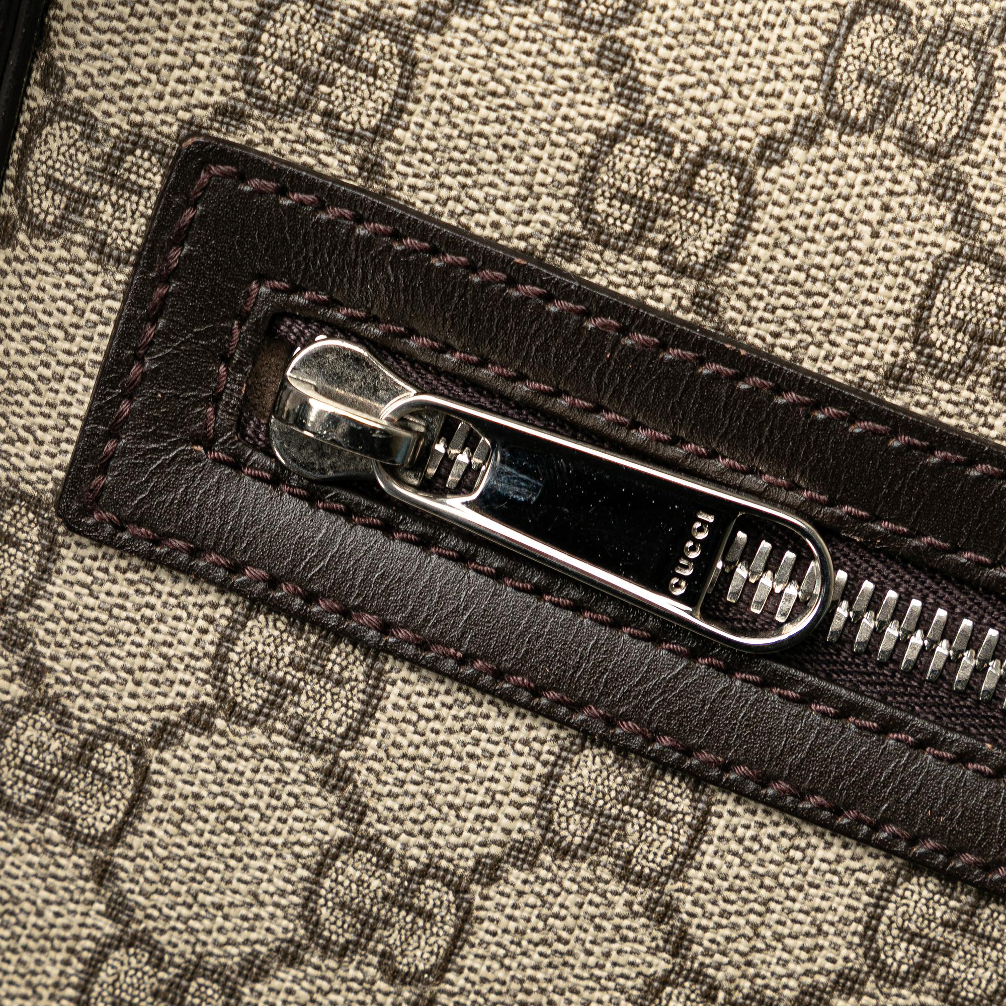 Gucci GG Supreme Crossbody Bag (SHG-tfvsqZ)