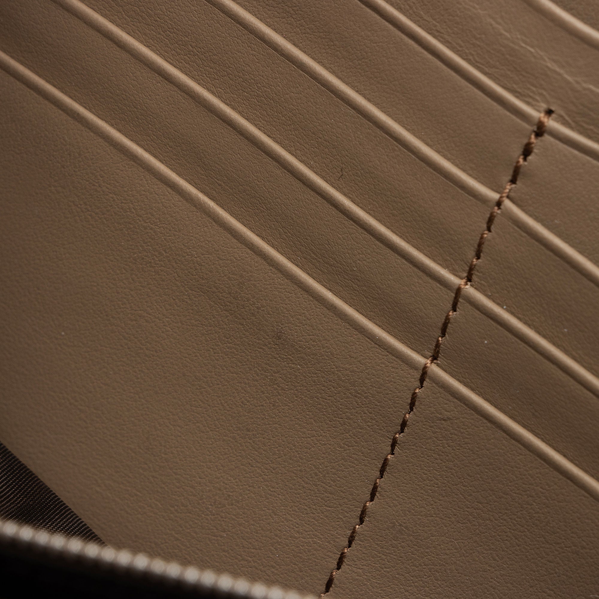 Gucci GG Supreme Dionysus Chain Wallet (SHF-SdIdgQ)