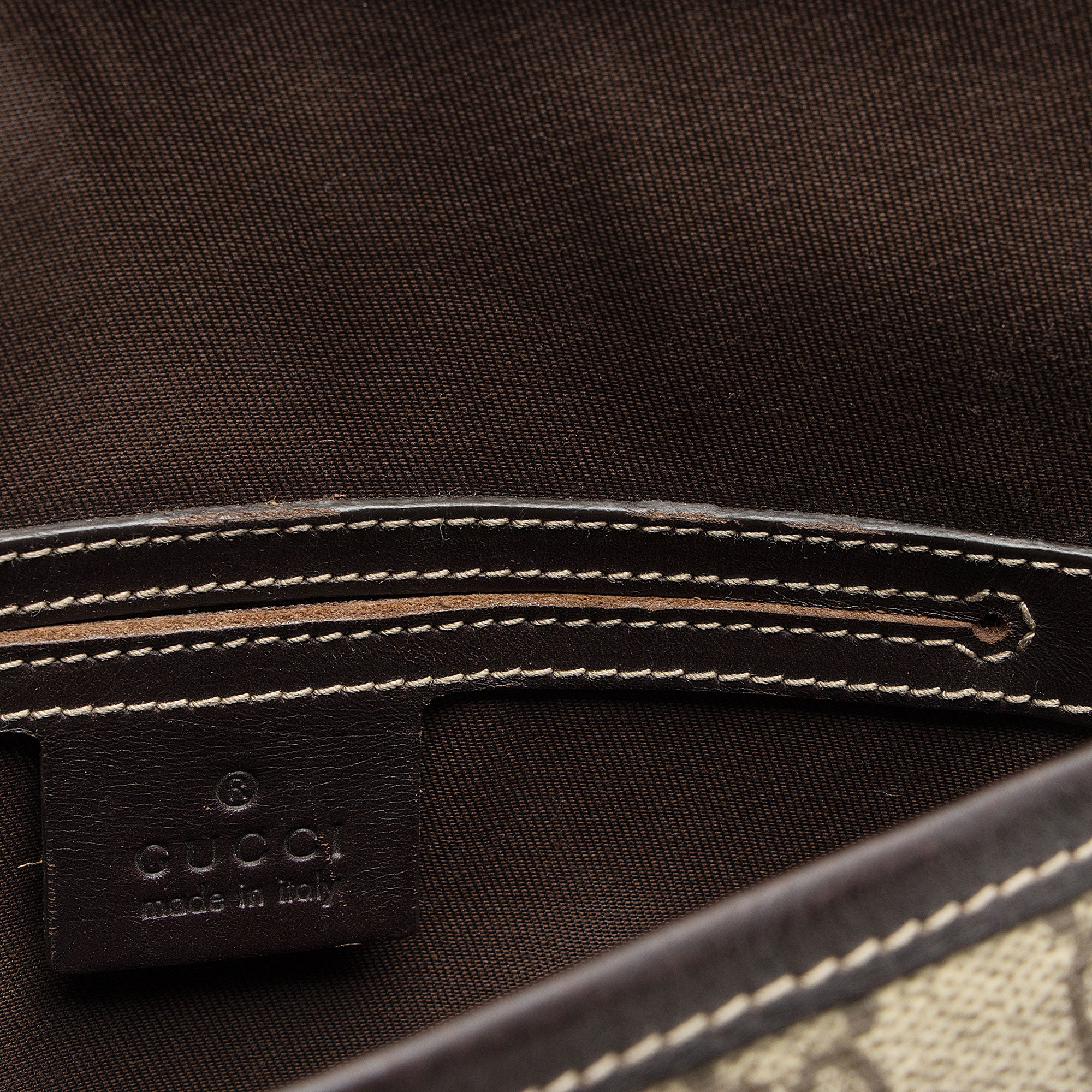 Gucci GG Supreme Flap Small Messenger