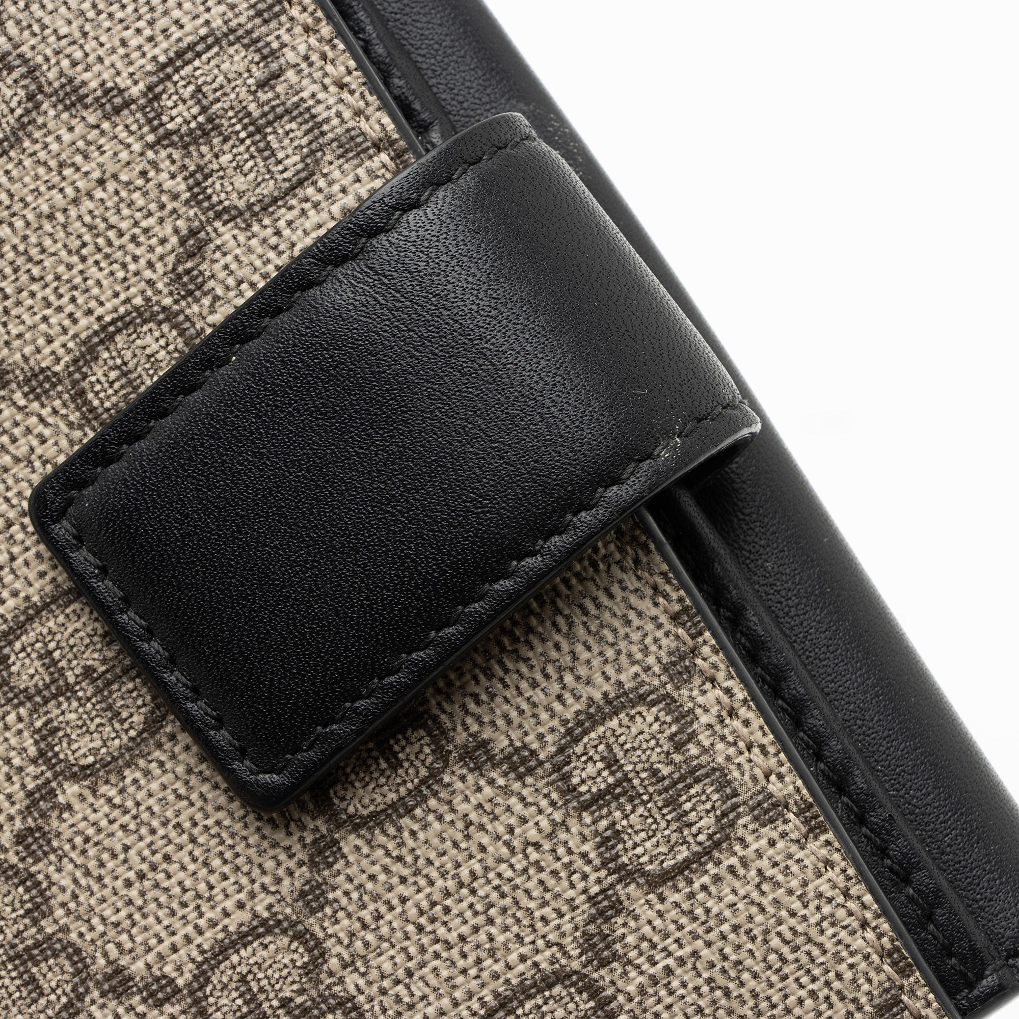 Gucci GG Supreme French Wallet (SHF-R0B4E3)