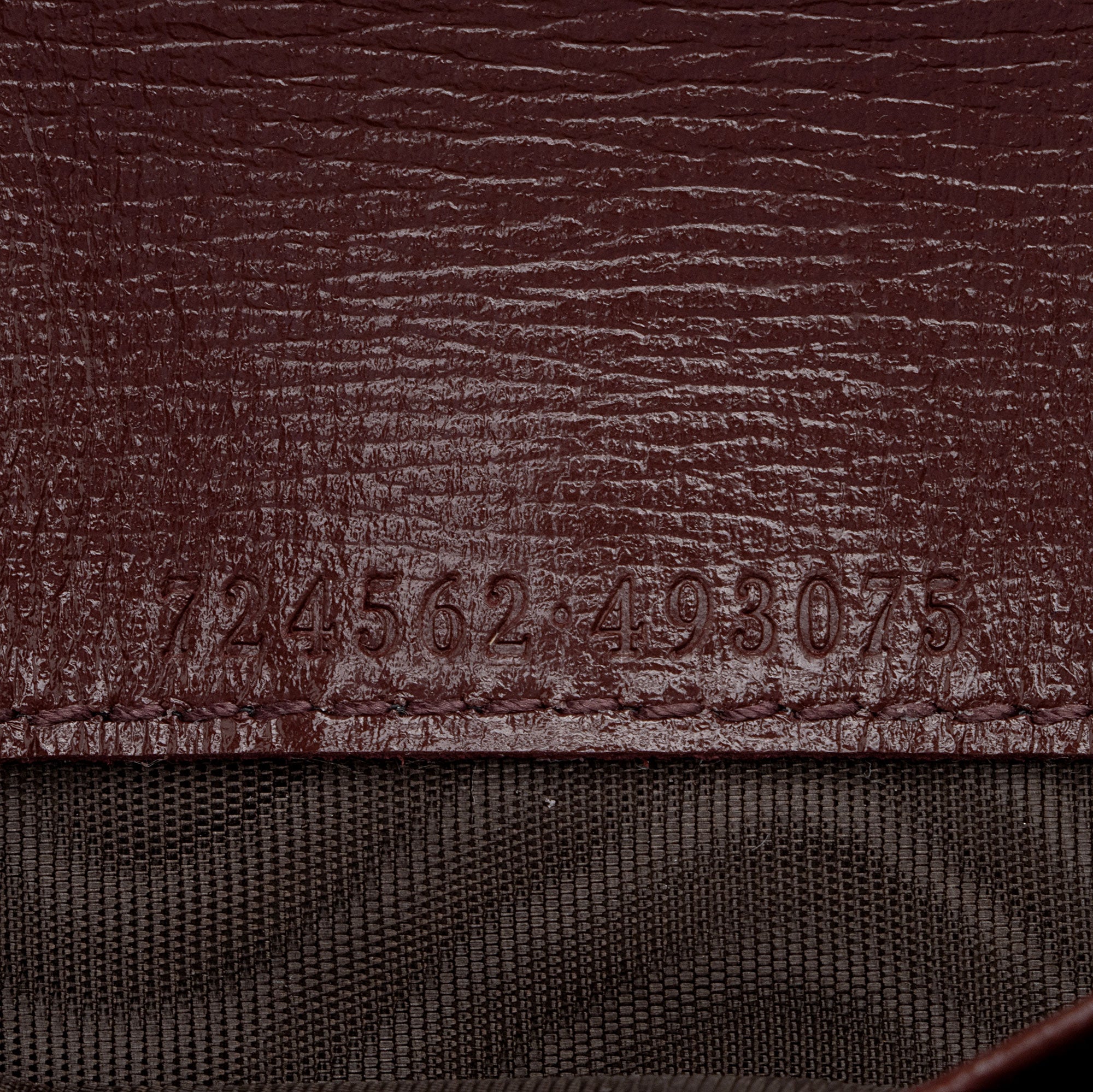 Gucci GG Supreme Interlocking G Passport Cover (SHF-mQsJIh)