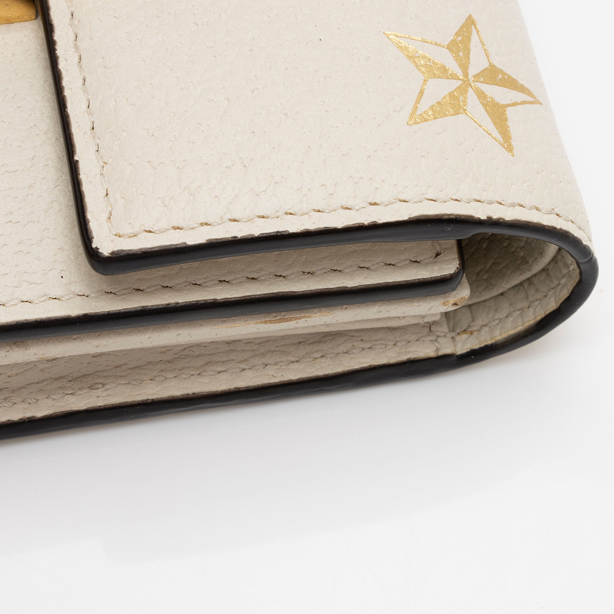 Gucci GG Supreme Leather Bee Star Padlock Compact Wallet (SHF-ZjgWCN)
