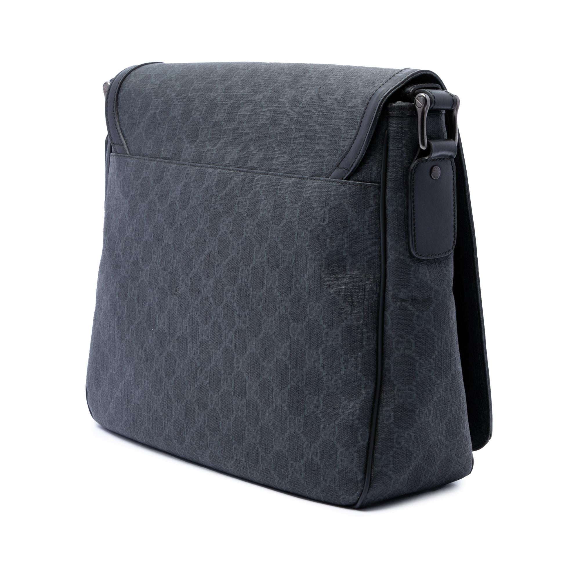 Gucci GG Supreme Messenger Bag