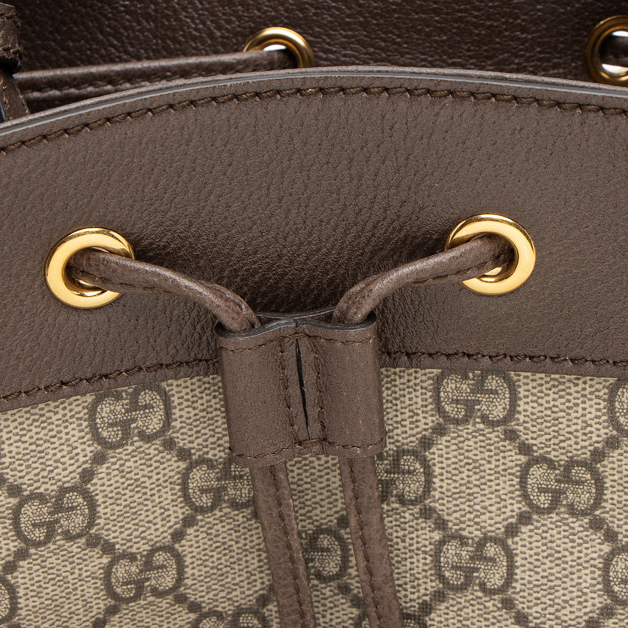 Gucci GG Supreme Ophidia Small Bucket Bag (SHF-3tXUhd)