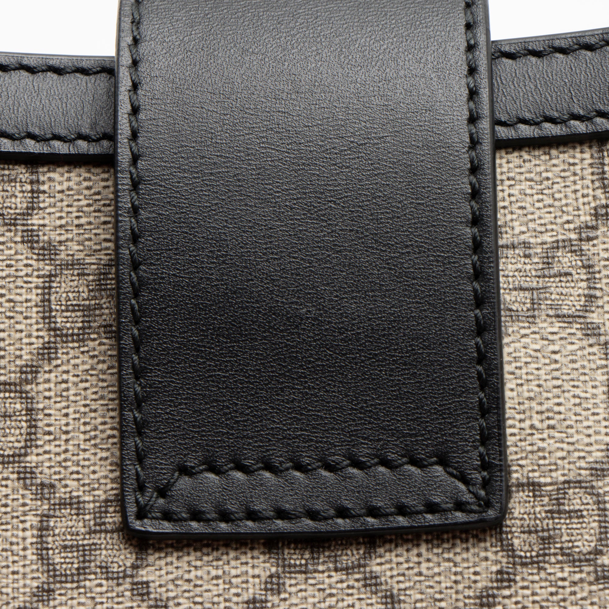 Gucci GG Supreme Padlock Chain Medium Shoulder Bag (SHF-aTdUTN)