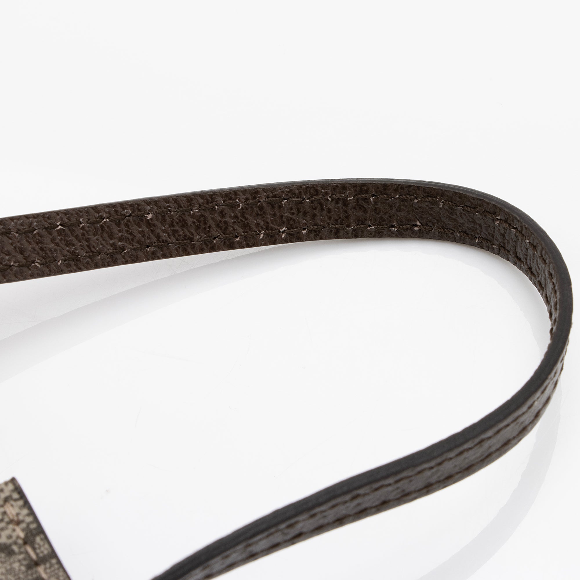 Gucci GG Supreme Pochette (SHF-dYhXFI)