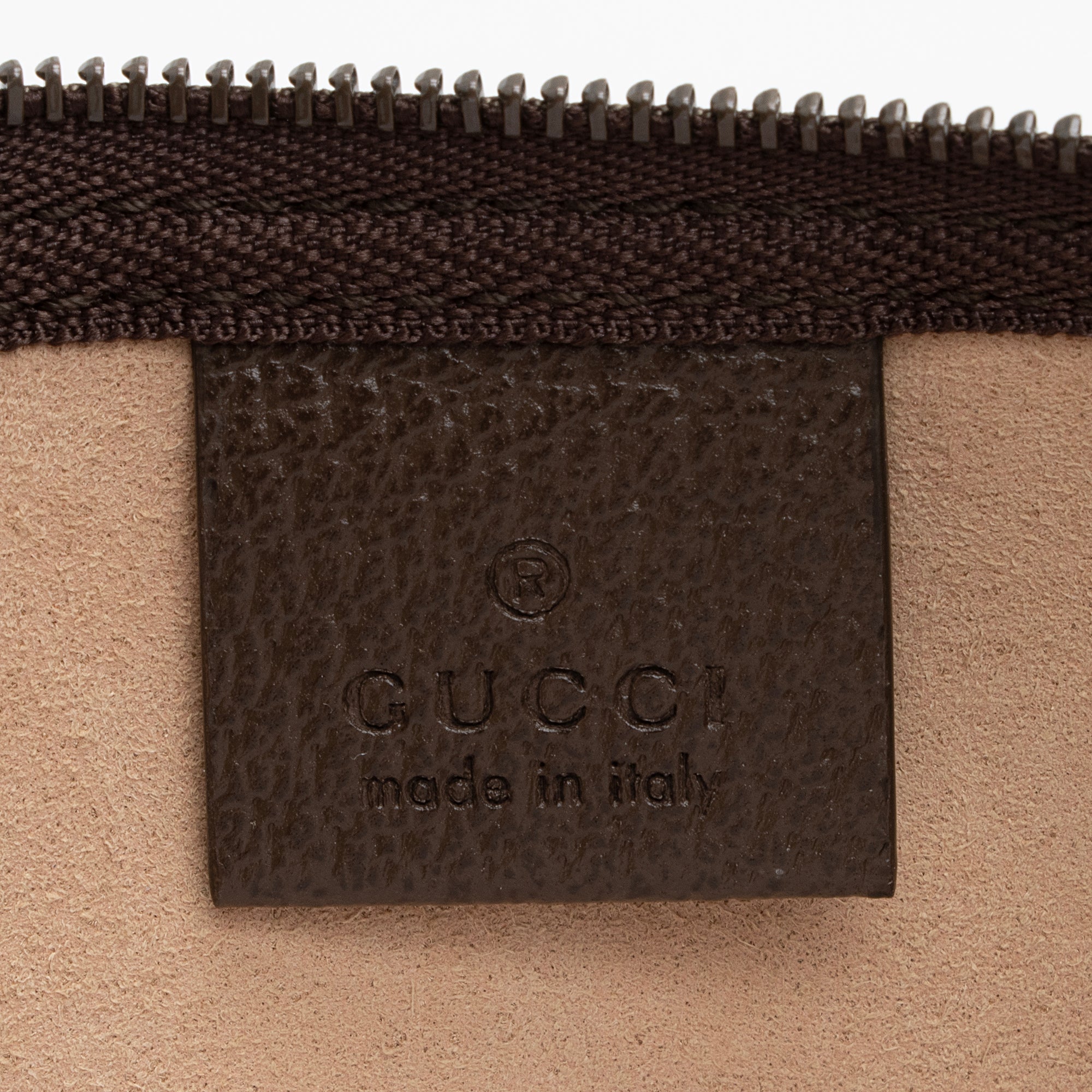 Gucci GG Supreme Pochette (SHF-dYhXFI)