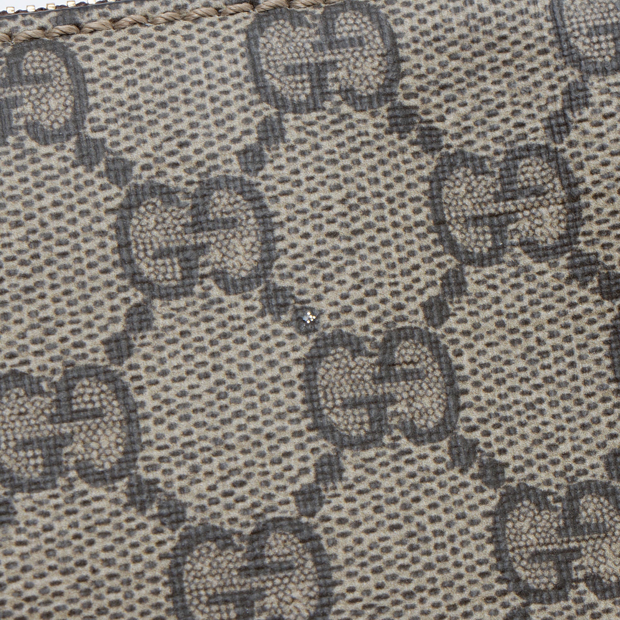 Gucci GG Supreme Pochette (SHF-M9Qnnk)