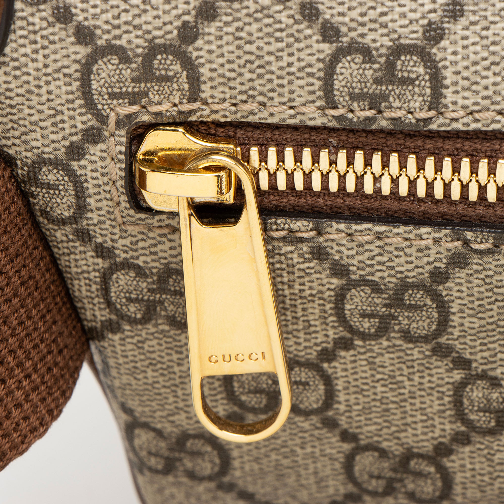 Gucci GG Supreme Retro Belt Bag