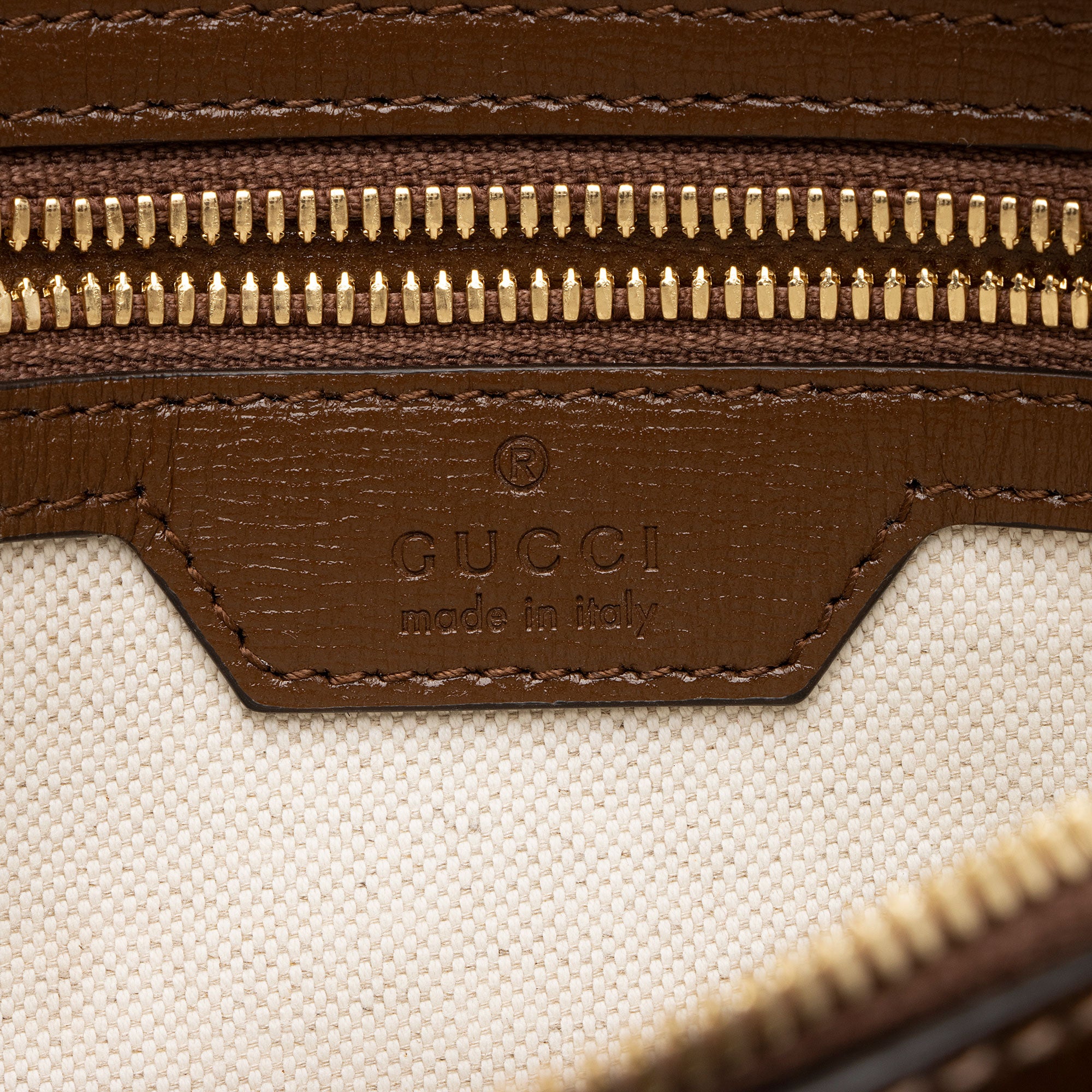 Gucci GG Supreme Retro Messenger (SHF-Zrpy5D)