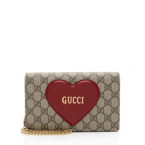 Gucci GG Supreme Script Logo Heart Wallet on Chain (SHF-lumKJK)