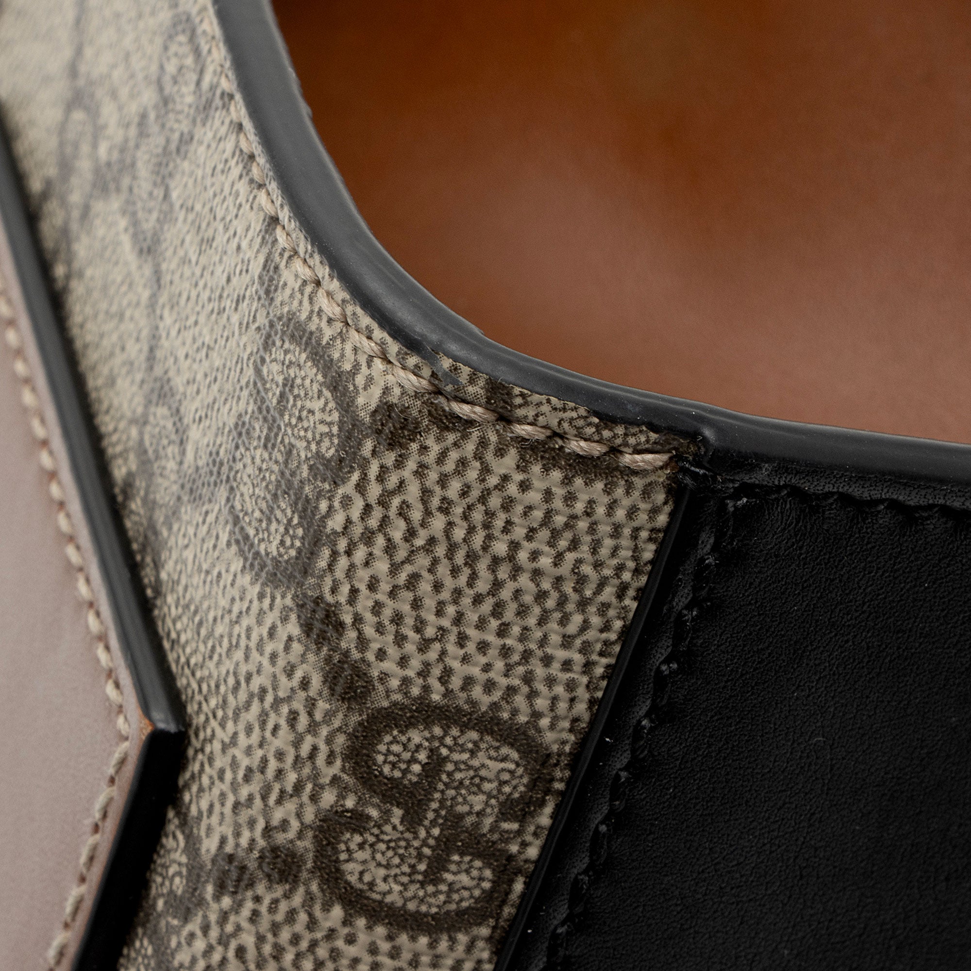 Gucci GG Supreme Small Padlock Shoulder Bag (SHF-rqVDip)