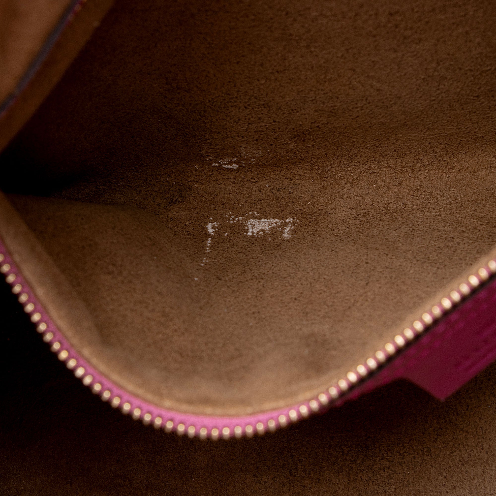 Gucci GG Supreme Small Tote (SHF-drDGfG)