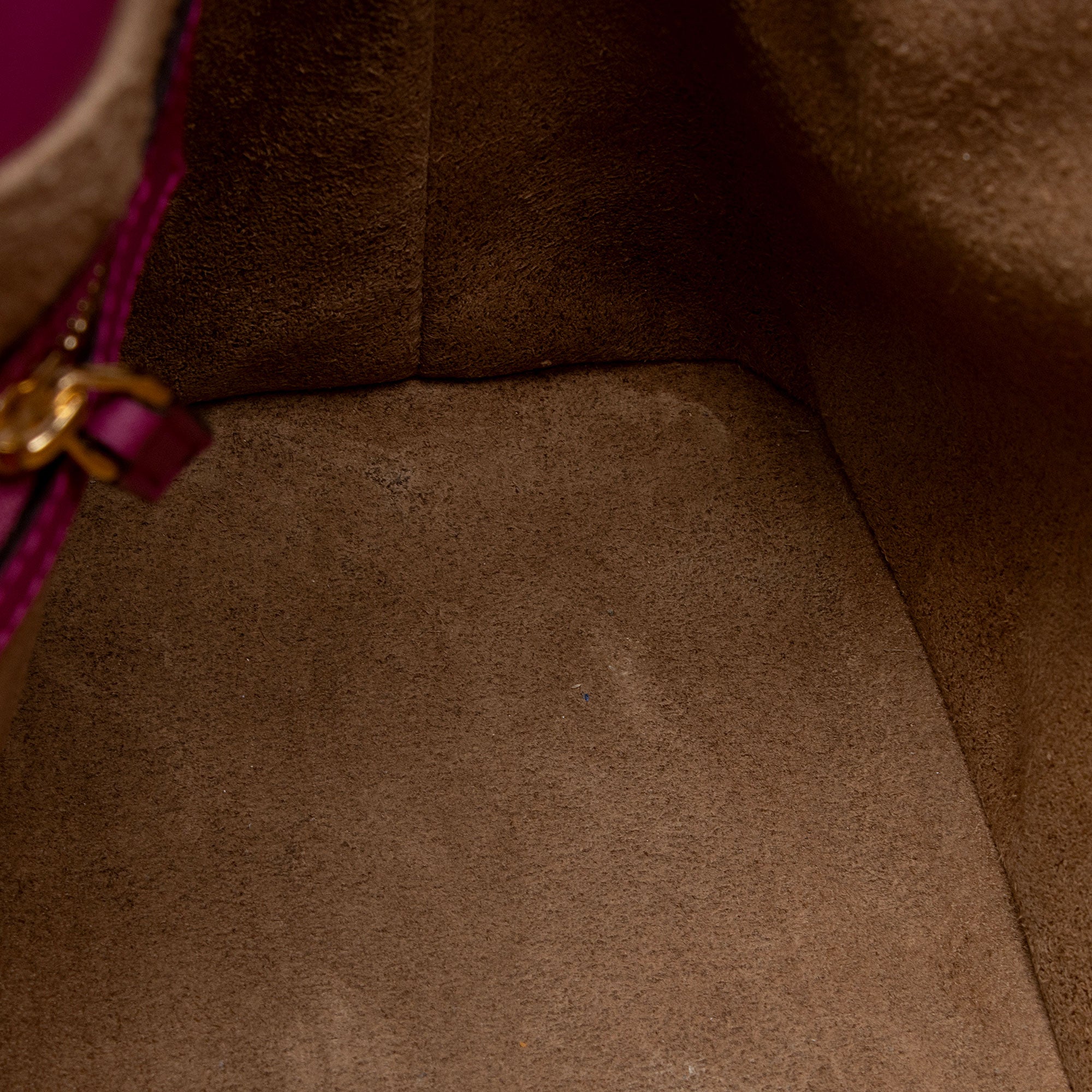 Gucci GG Supreme Small Tote (SHF-drDGfG)