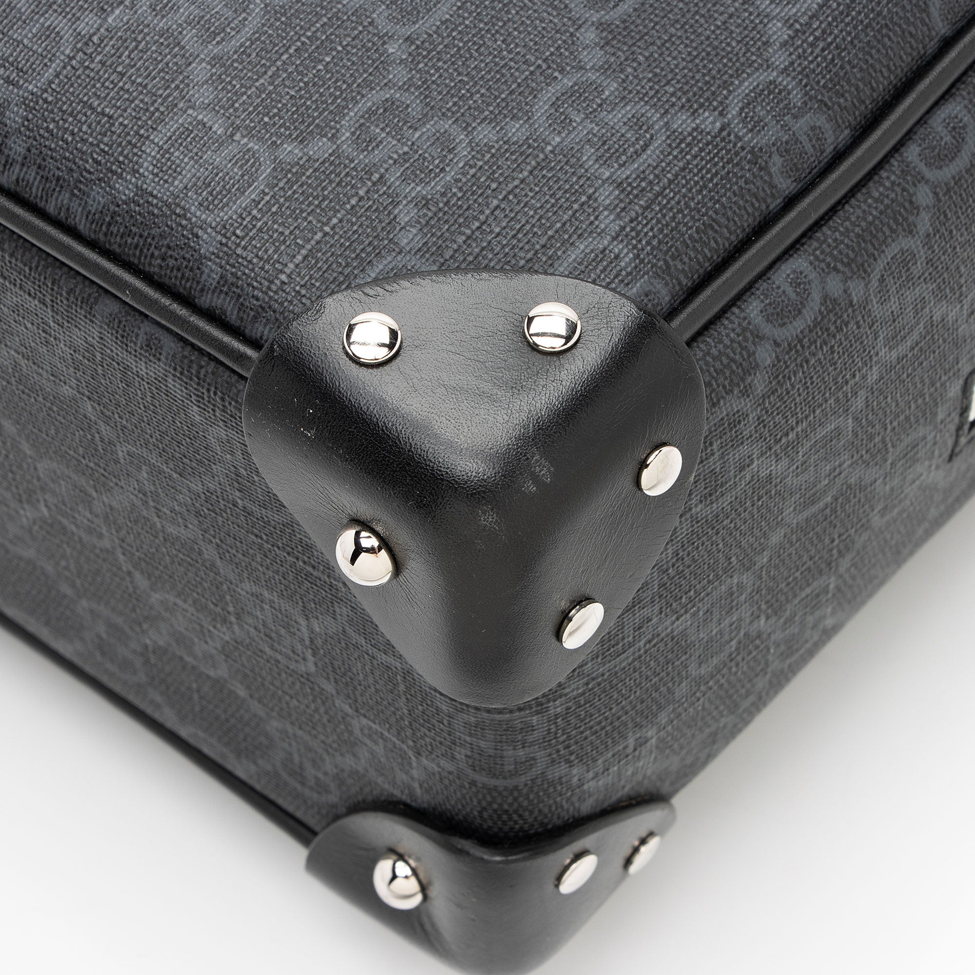 Gucci GG Supreme Square Shoulder Bag (SHF-ITmRpz)