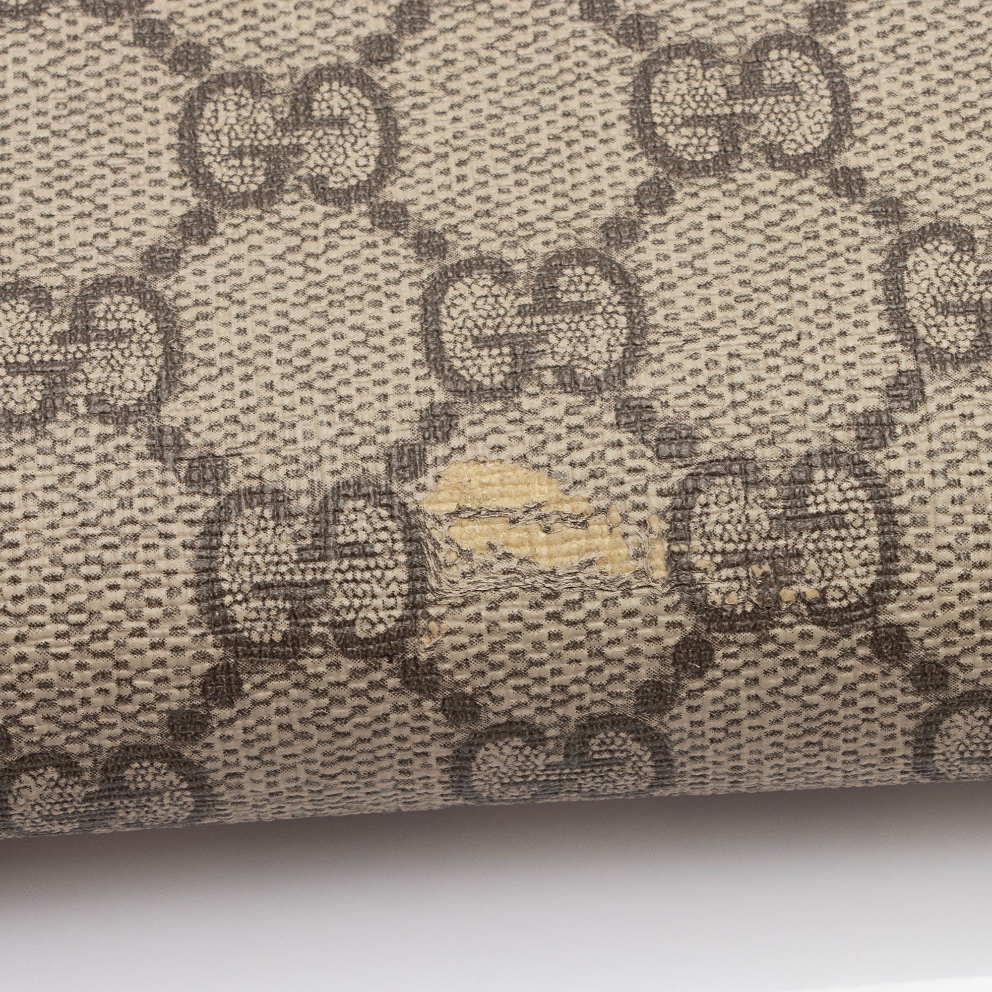 Gucci GG Supreme Zip Around Wallet (SHF-CmRIAS)
