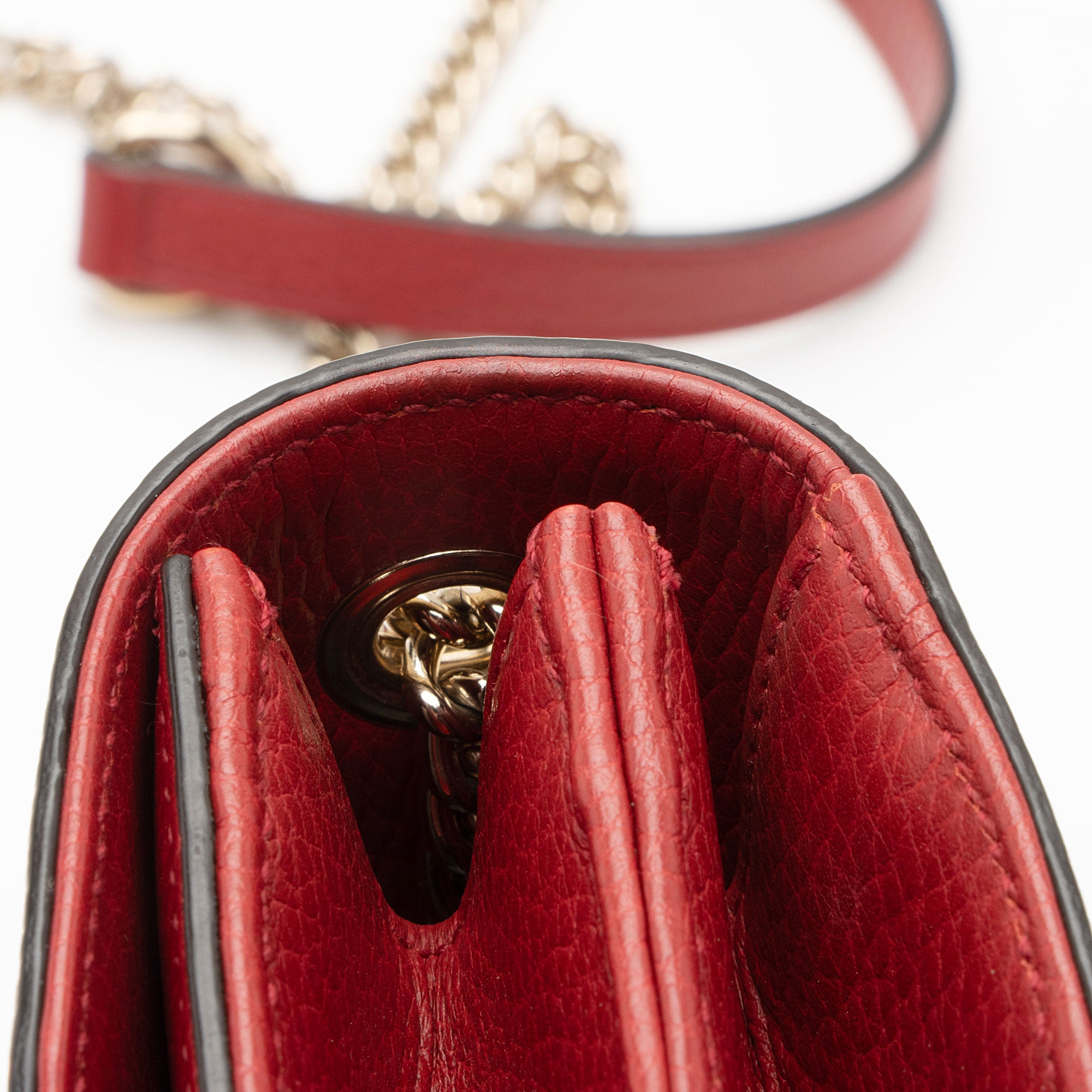 Gucci Grained Calfskin Interlocking G Small Shoulder Bag (SHF-8gS5ns)