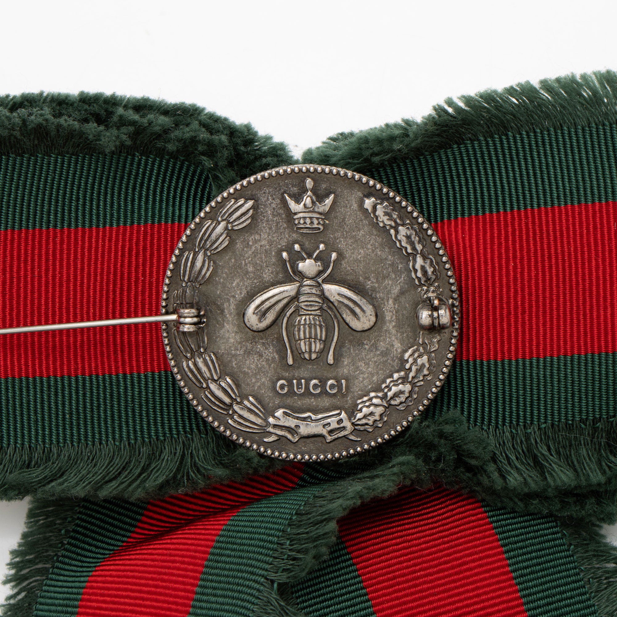 Gucci Grosgrain Web Pearl Crystal Bow Brooch (SHF-aRyihb)