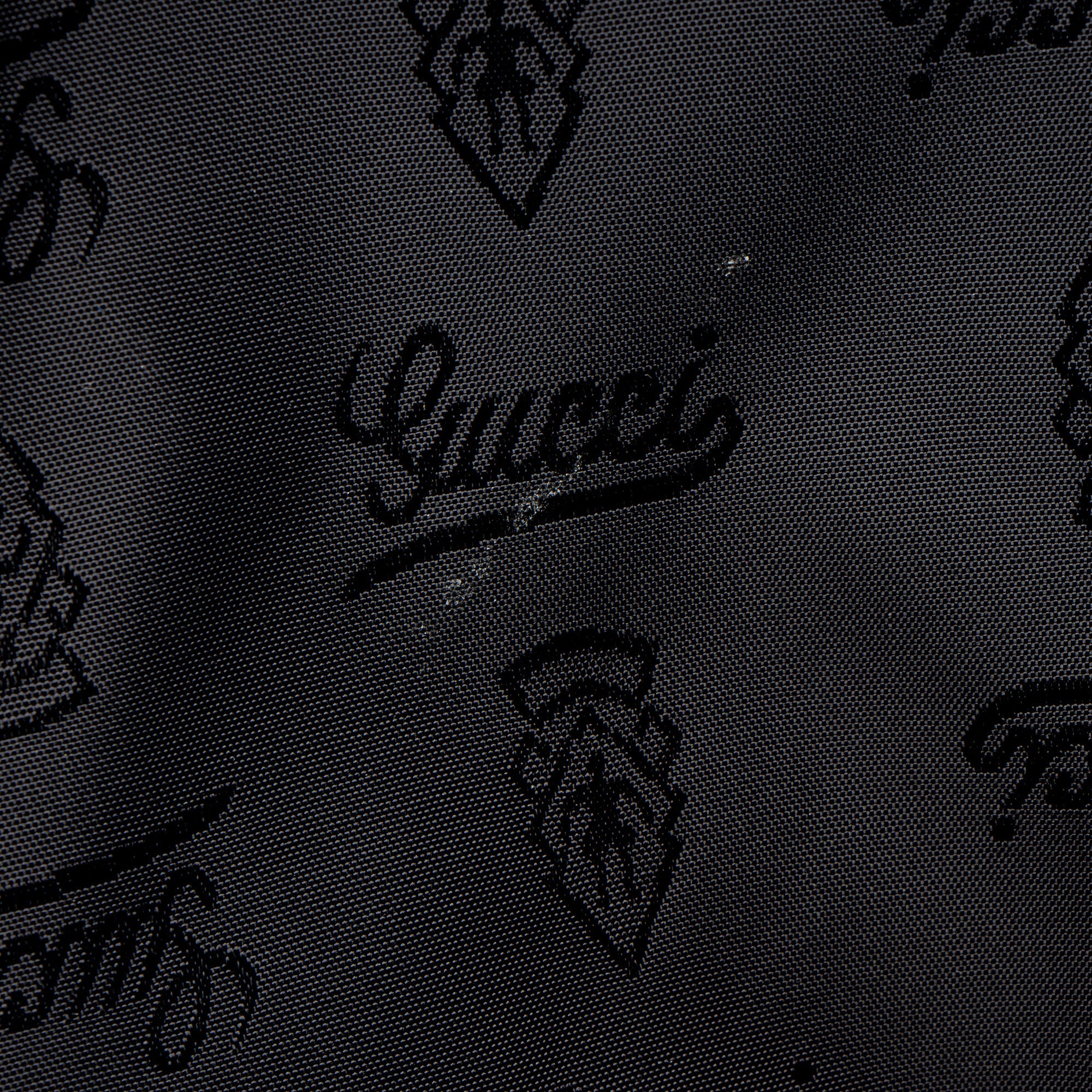Gucci Guccissima Leather Classic Medium Zip Tote (SHF-CnrScb)