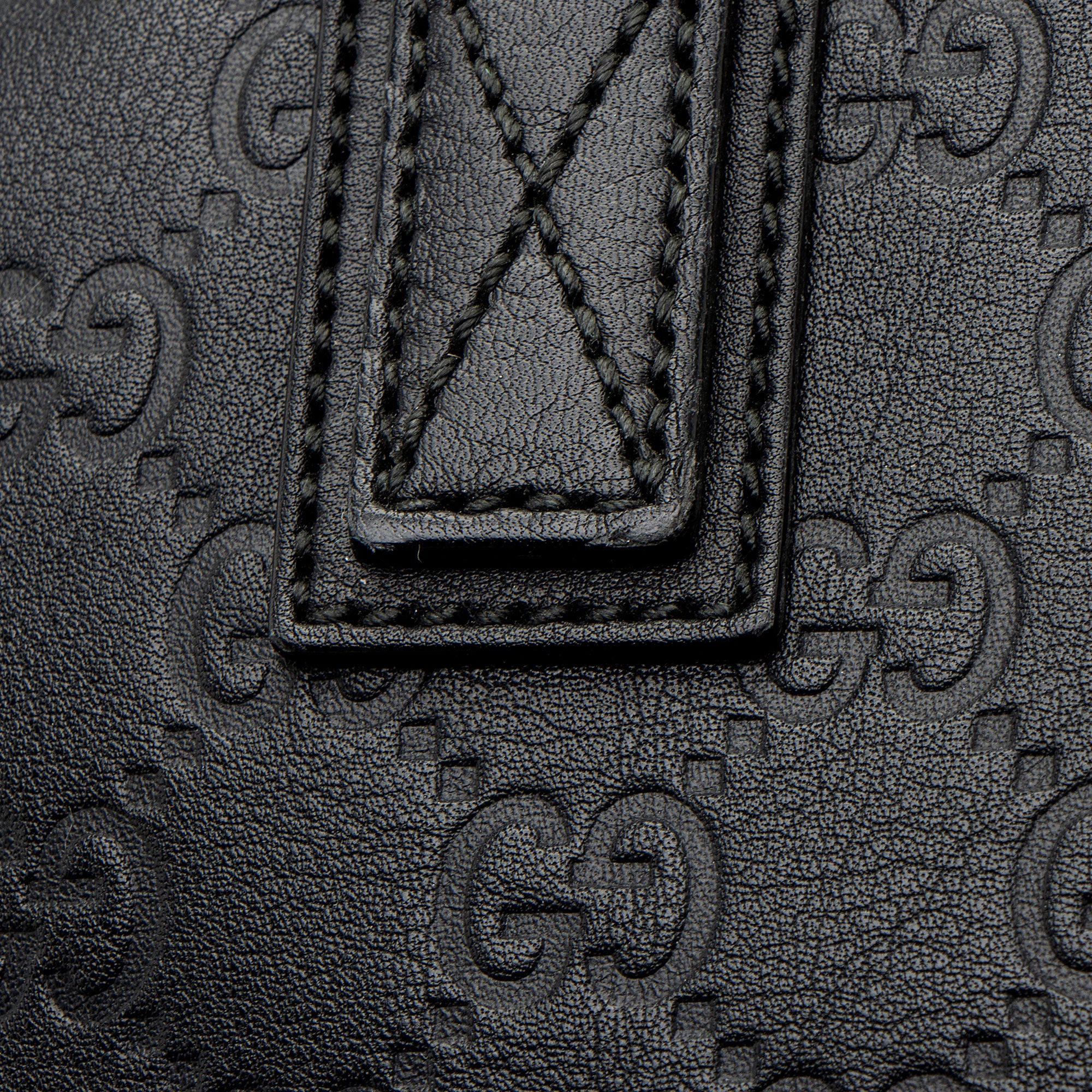 Gucci Guccissima Leather Classic Medium Zip Tote (SHF-CnrScb)